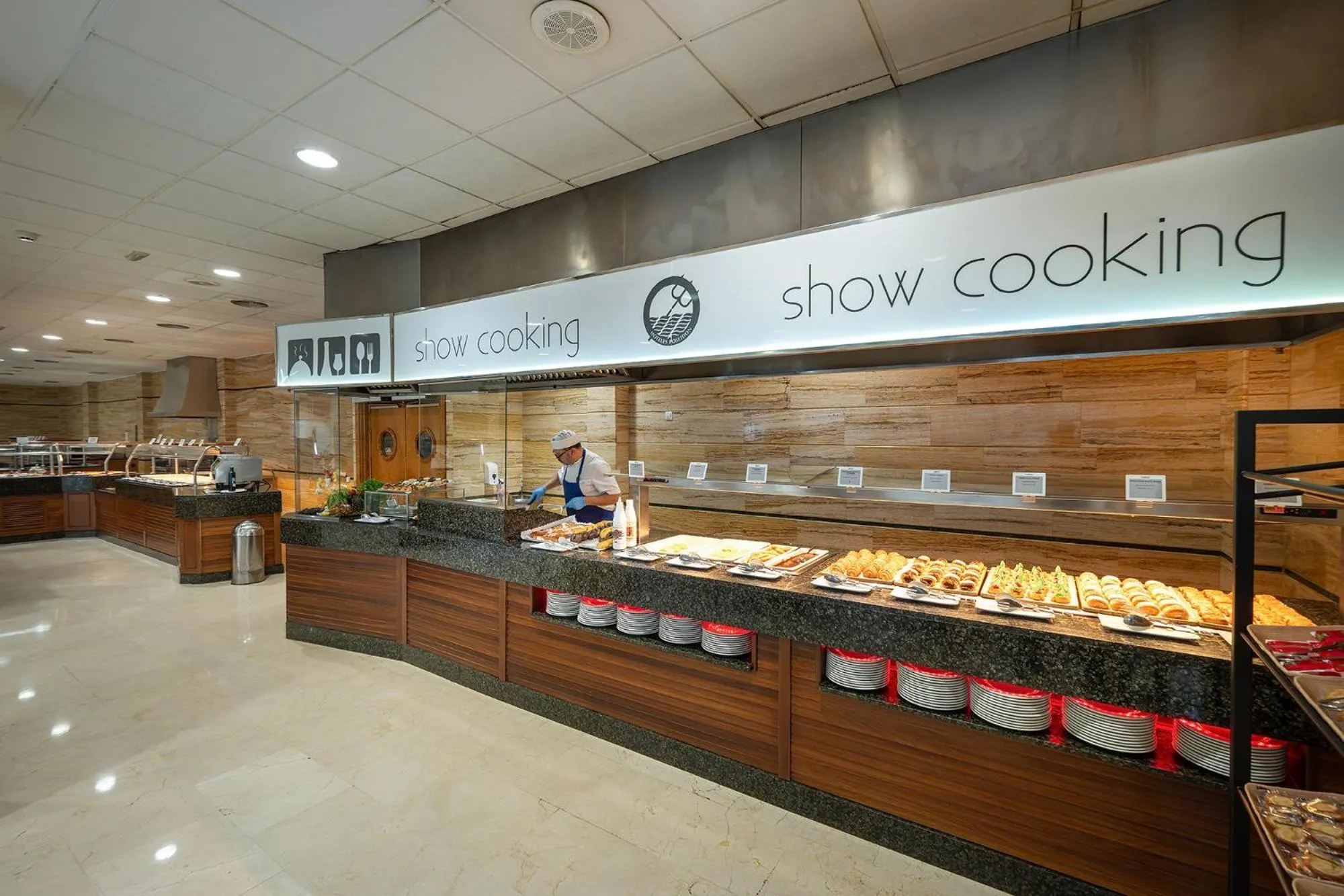 Restaurant/places to eat in Poseidon Resort