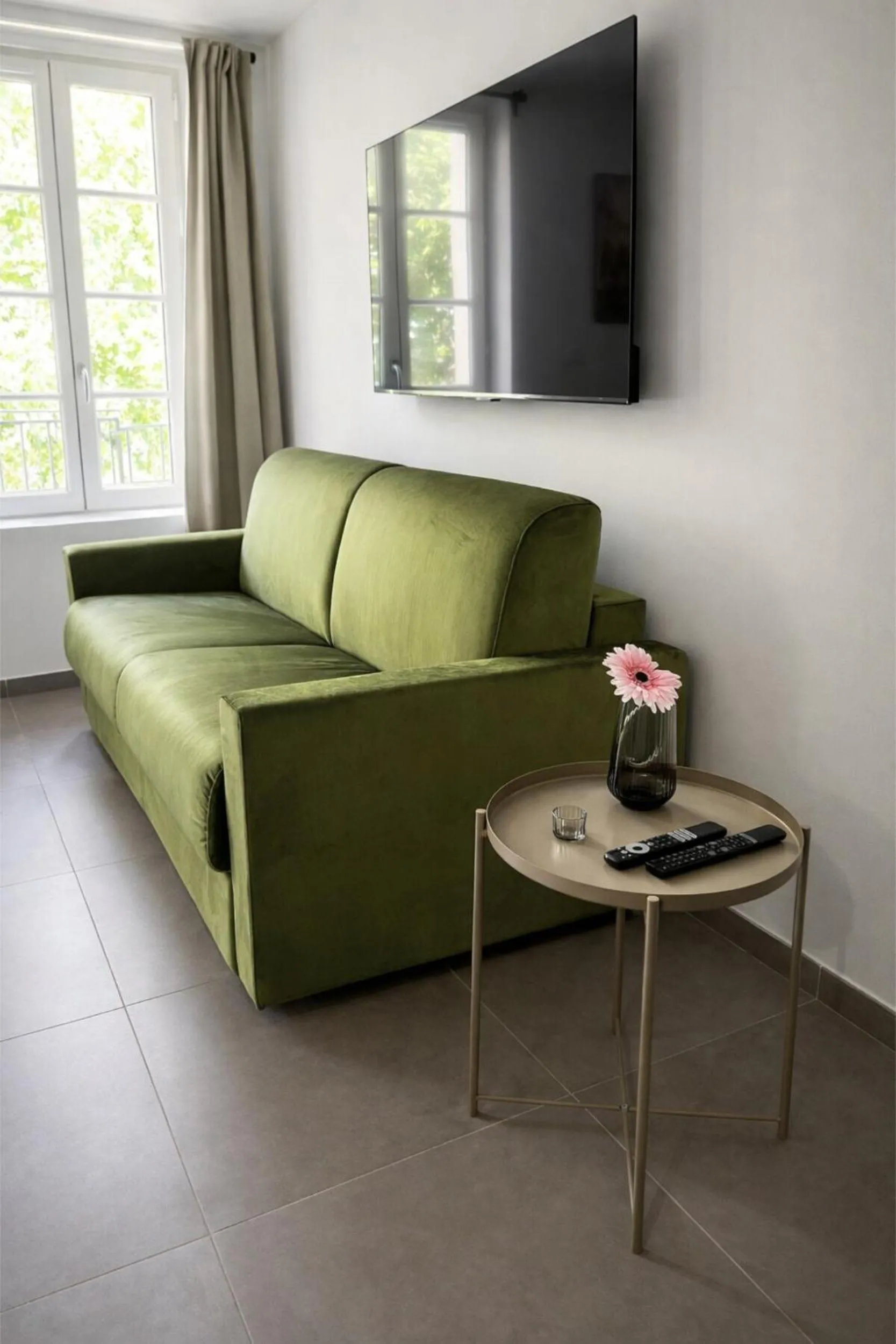 Bedroom in SOUS LES PLATANES