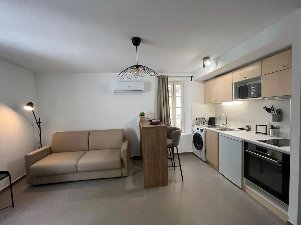 Bedroom in SOUS LES PLATANES