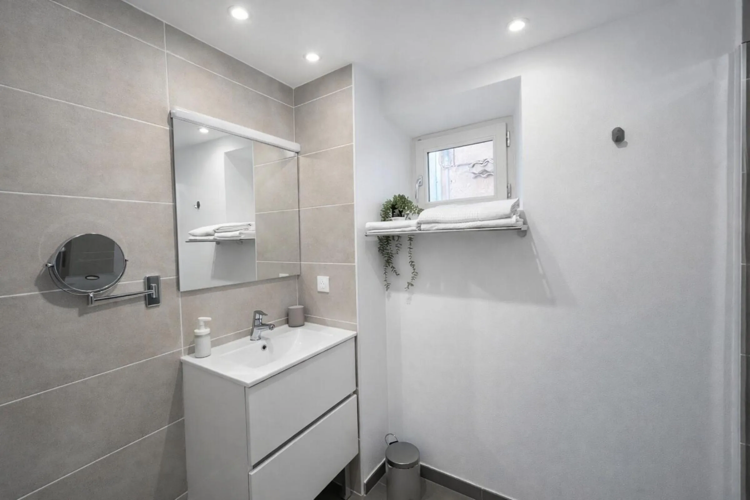 Bedroom in SOUS LES PLATANES