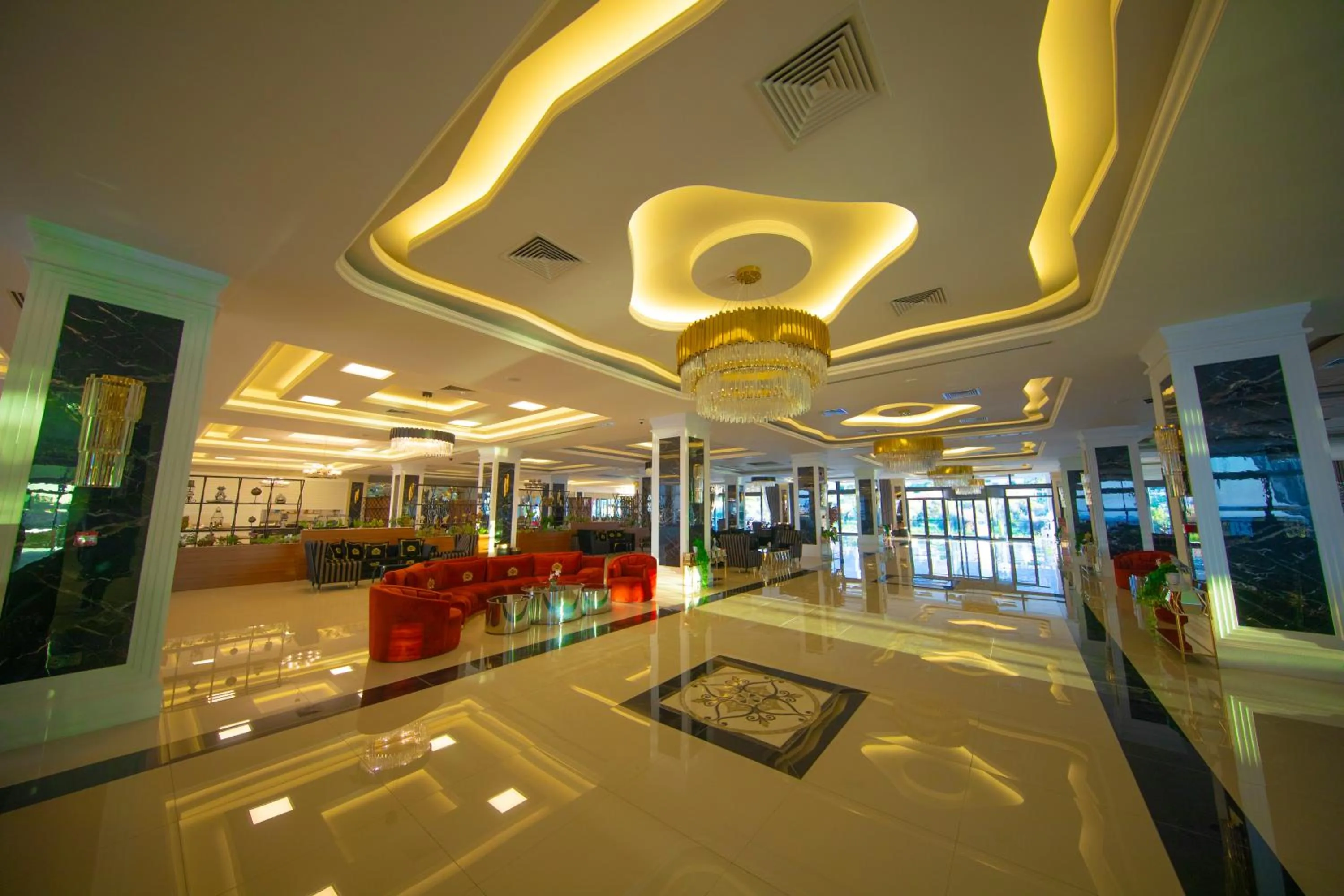 Lobby or reception in Mc Palace Hotel Spa & Convention