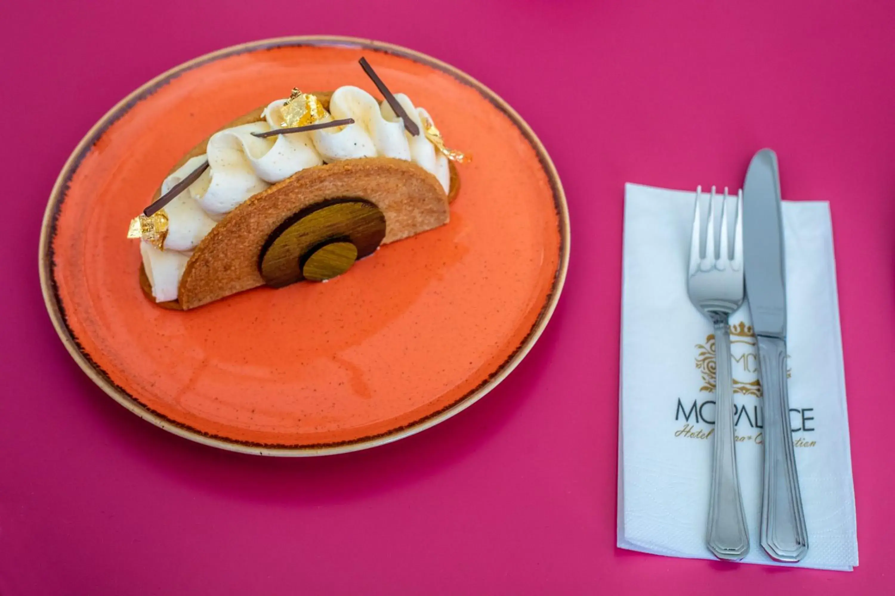 Restaurant/places to eat in Mc Palace Hotel Spa & Convention Restaurant/places to eat in Mc Palace Hotel Spa & Convention