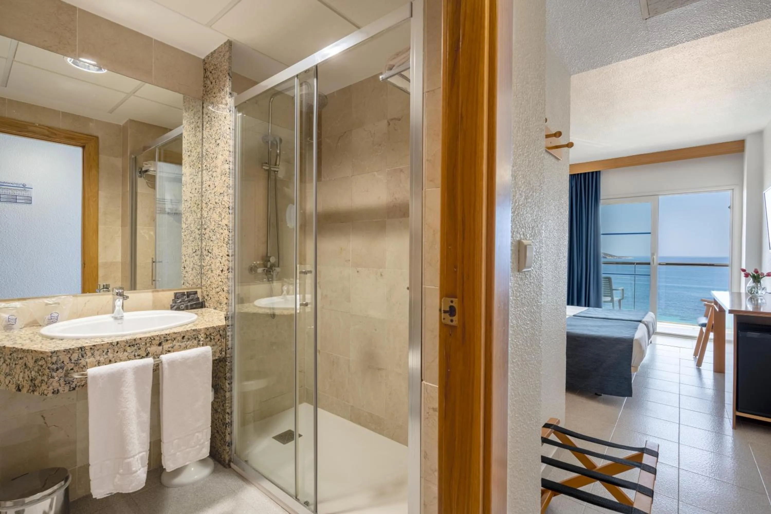 Bathroom in Hotel Poseidon Playa