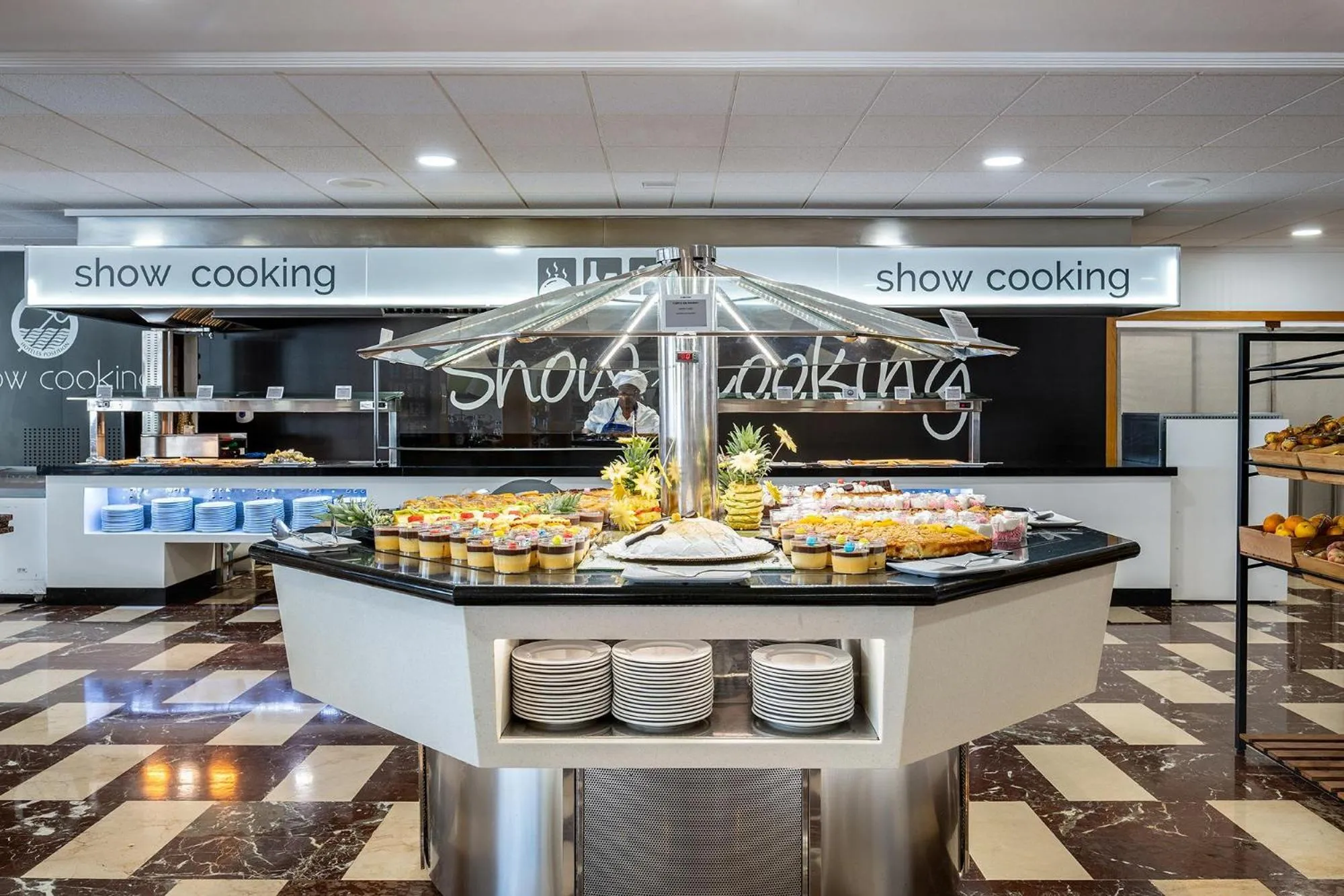 Restaurant/places to eat in Hotel Poseidon Playa