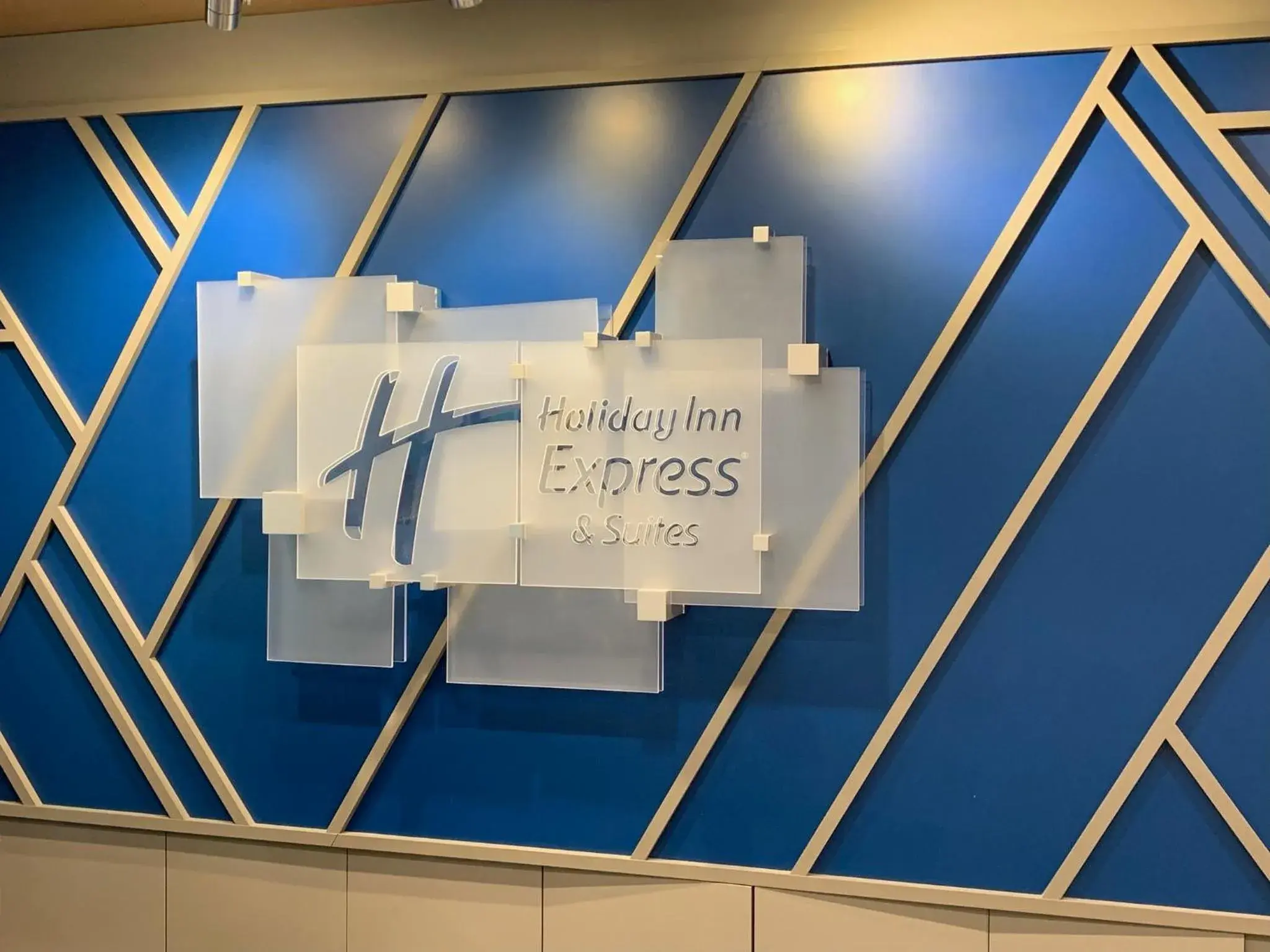 Property building in Holiday Inn Express & Suites Courtenay - Comox by IHG Property building in Holiday Inn Express & Suites Courtenay - Comox by IHG