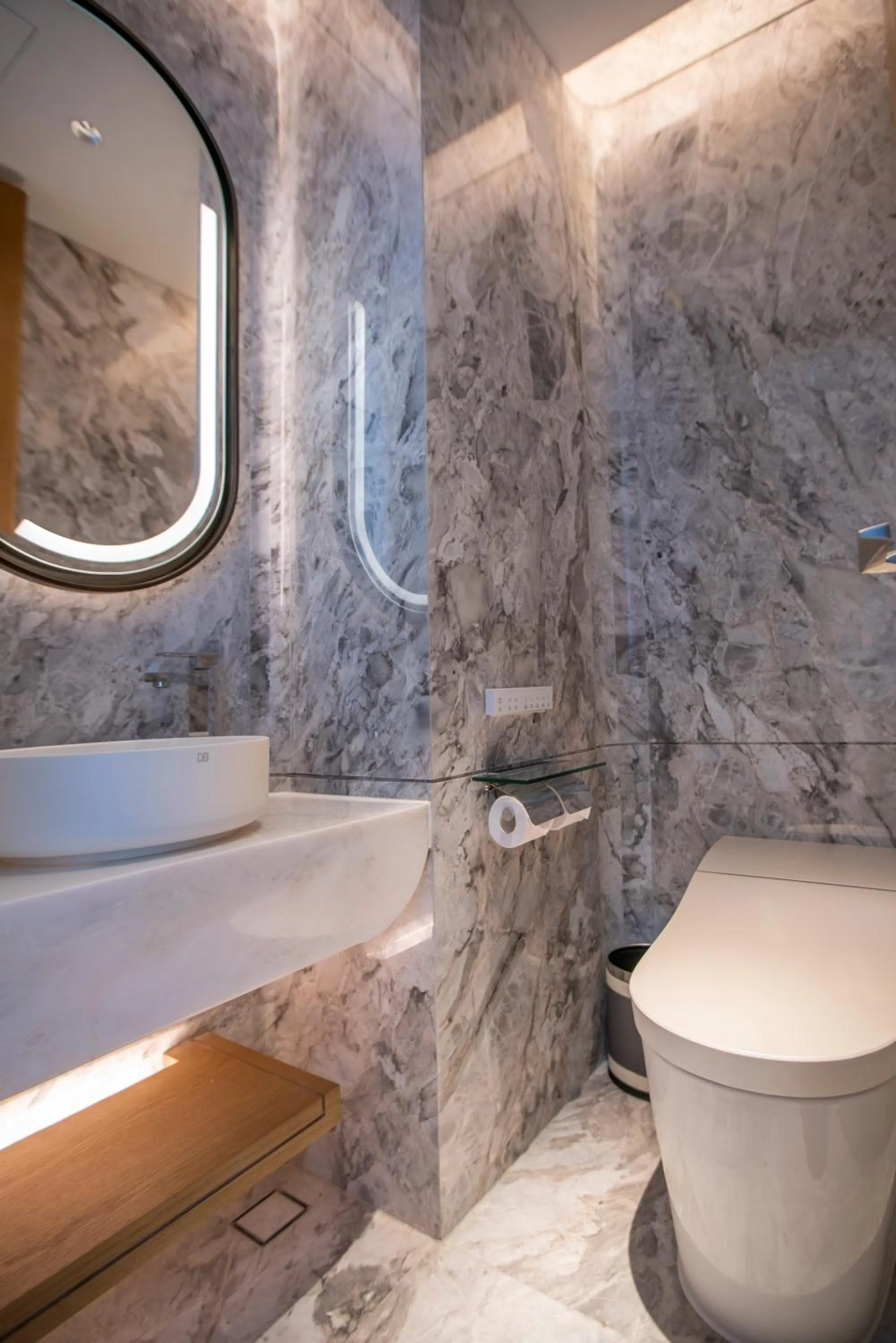 Toilet in Crowne Plaza Chaozhou Riverside by IHG