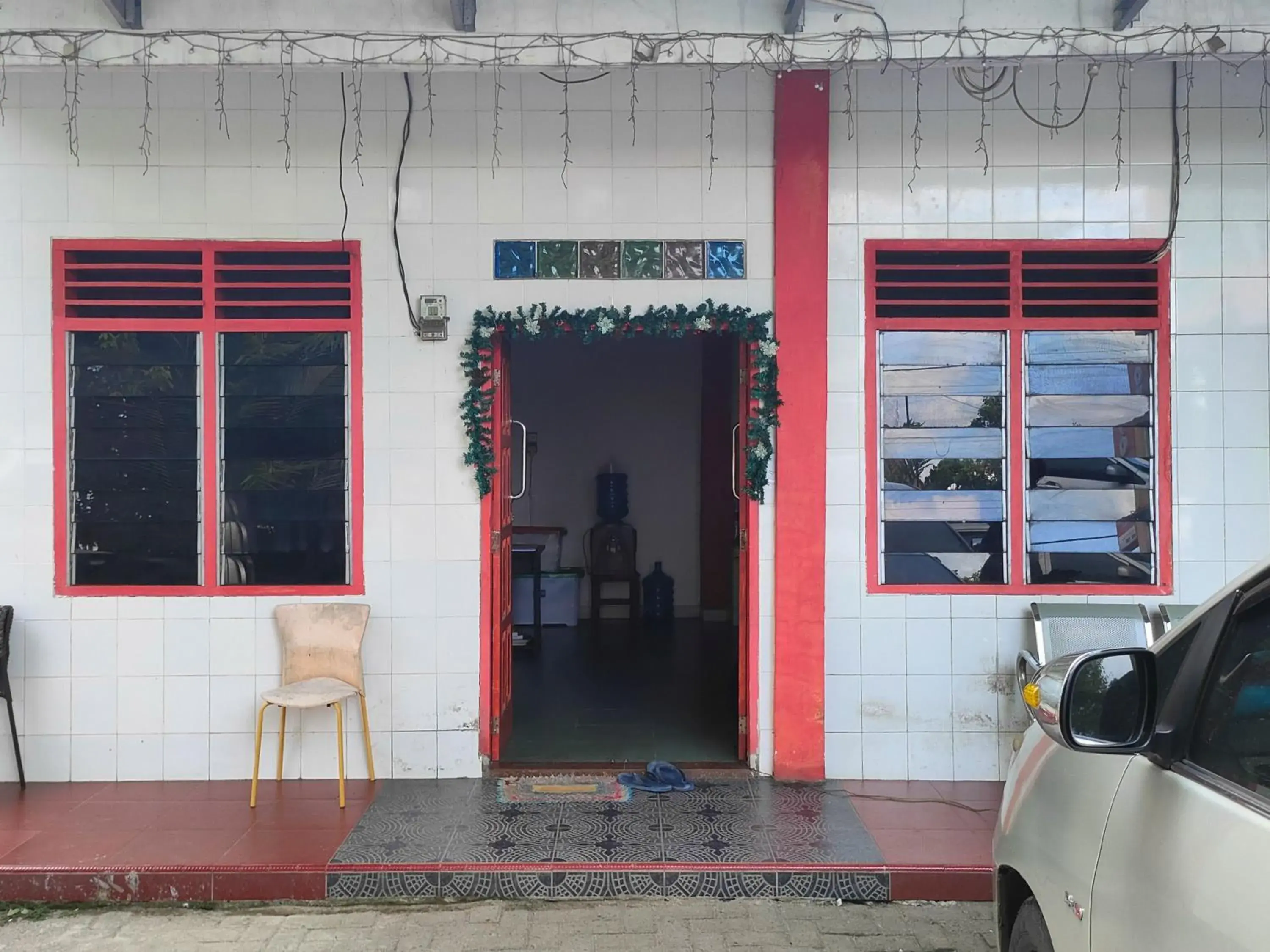 Property building in Johje Guest House Medan Mitra RedDoorz Property building in Johje Guest House Medan Mitra RedDoorz