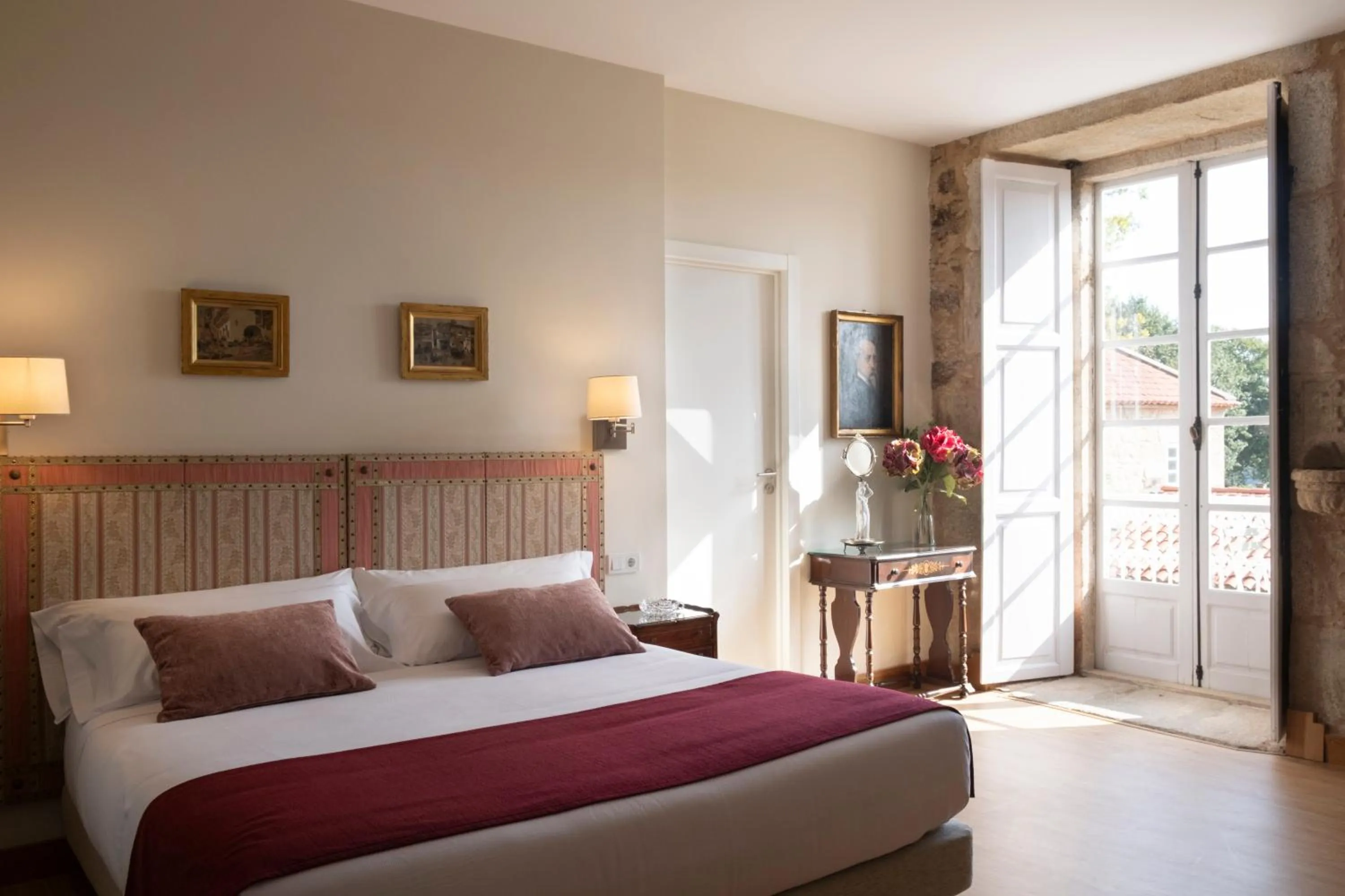 Deluxe Double Room with Balcony - single occupancy in Hotel Pazo de Bieite