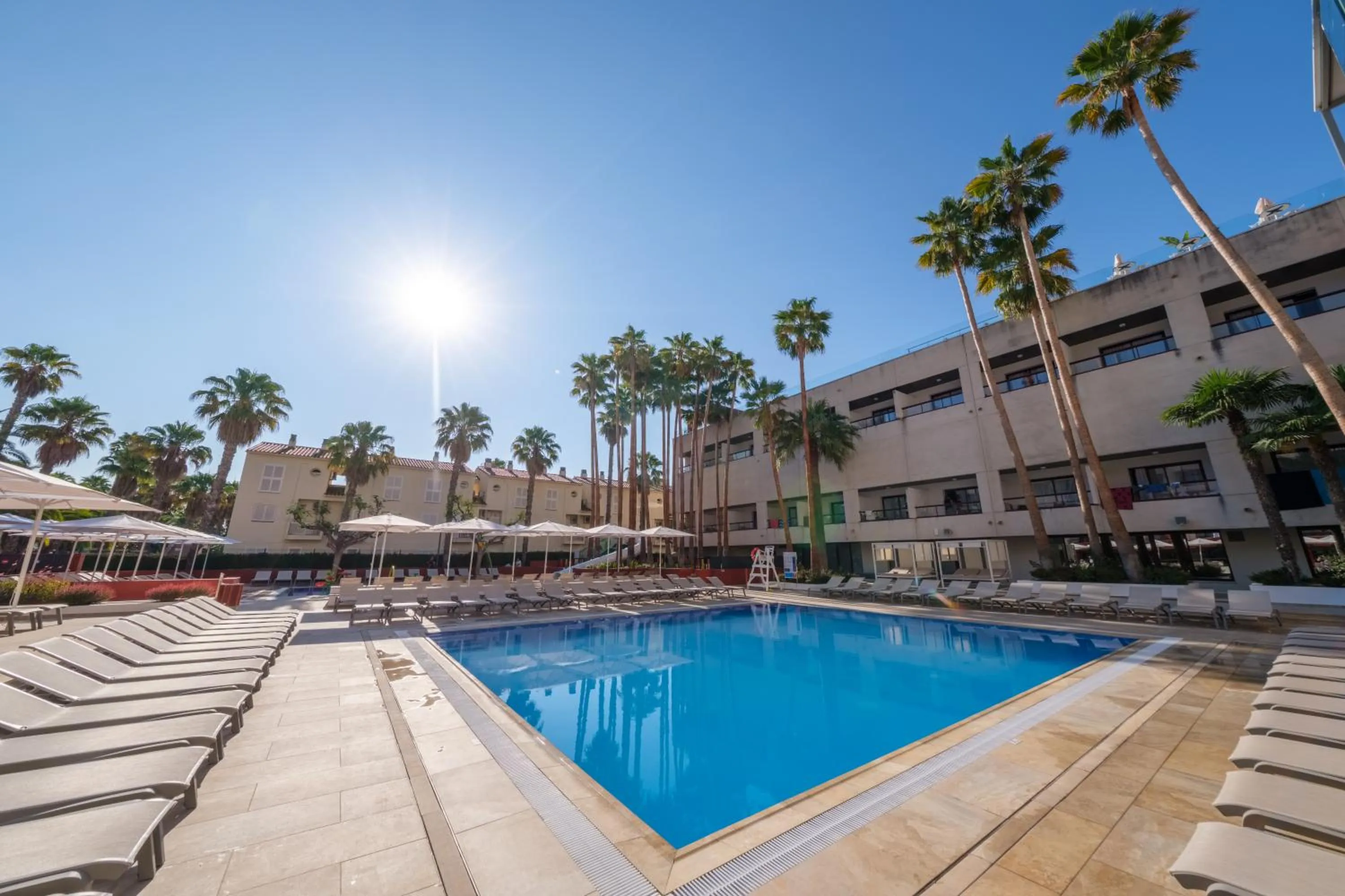 Swimming pool in Estival Park Almaris