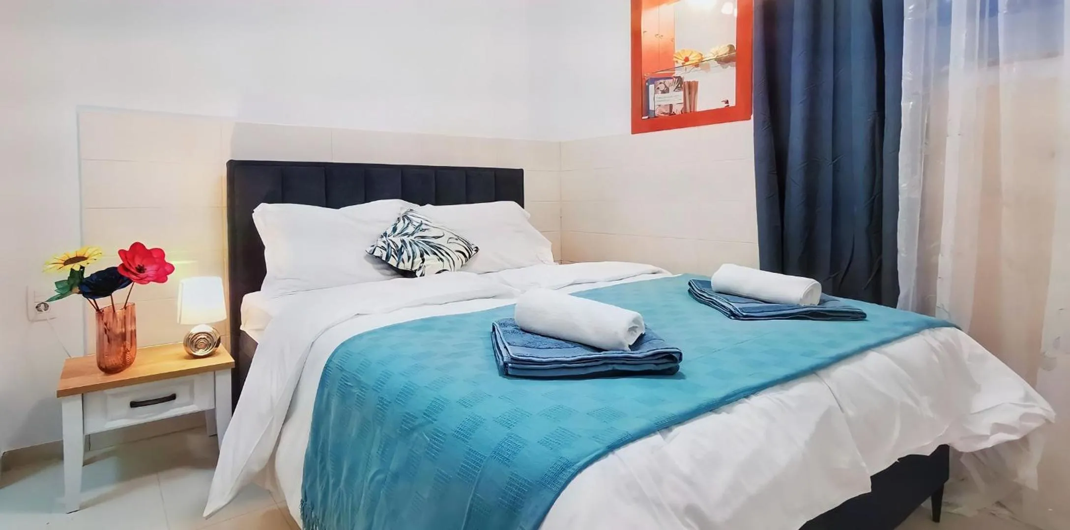 Bed in Elegance Suite - "100m from the Beach with Free Parking and Garden"