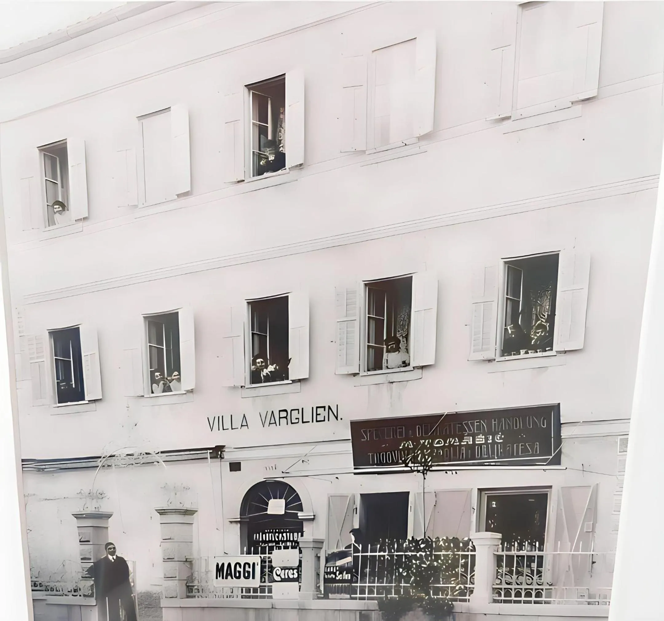 Property building in Elegance Suite - "100m from the Beach with Free Parking and Garden"