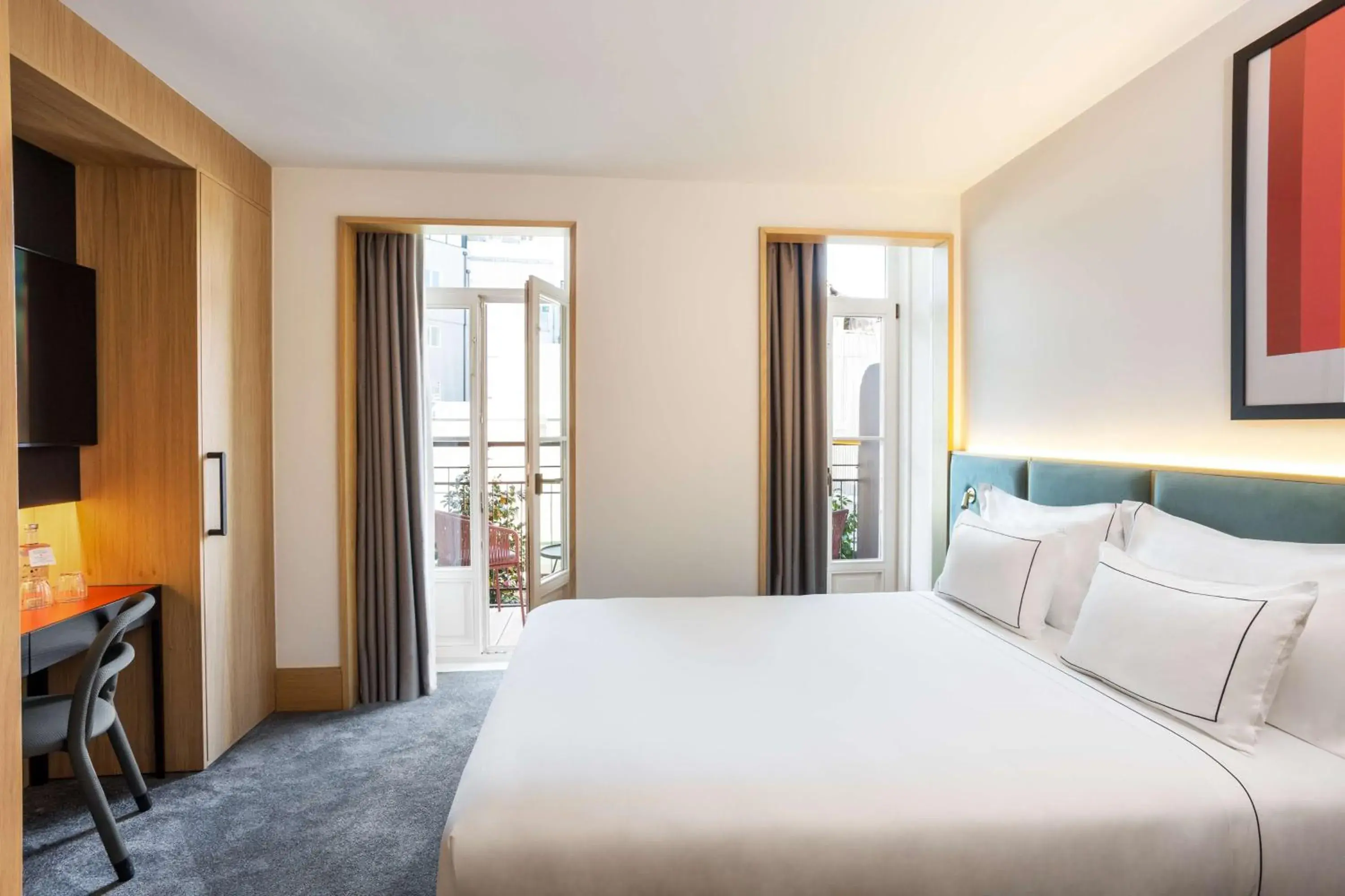 Queen Room with Balcony in Arts Hotel Porto, Tapestry Collection By Hilton Queen Room with Balcony in Arts Hotel Porto, Tapestry Collection By Hilton