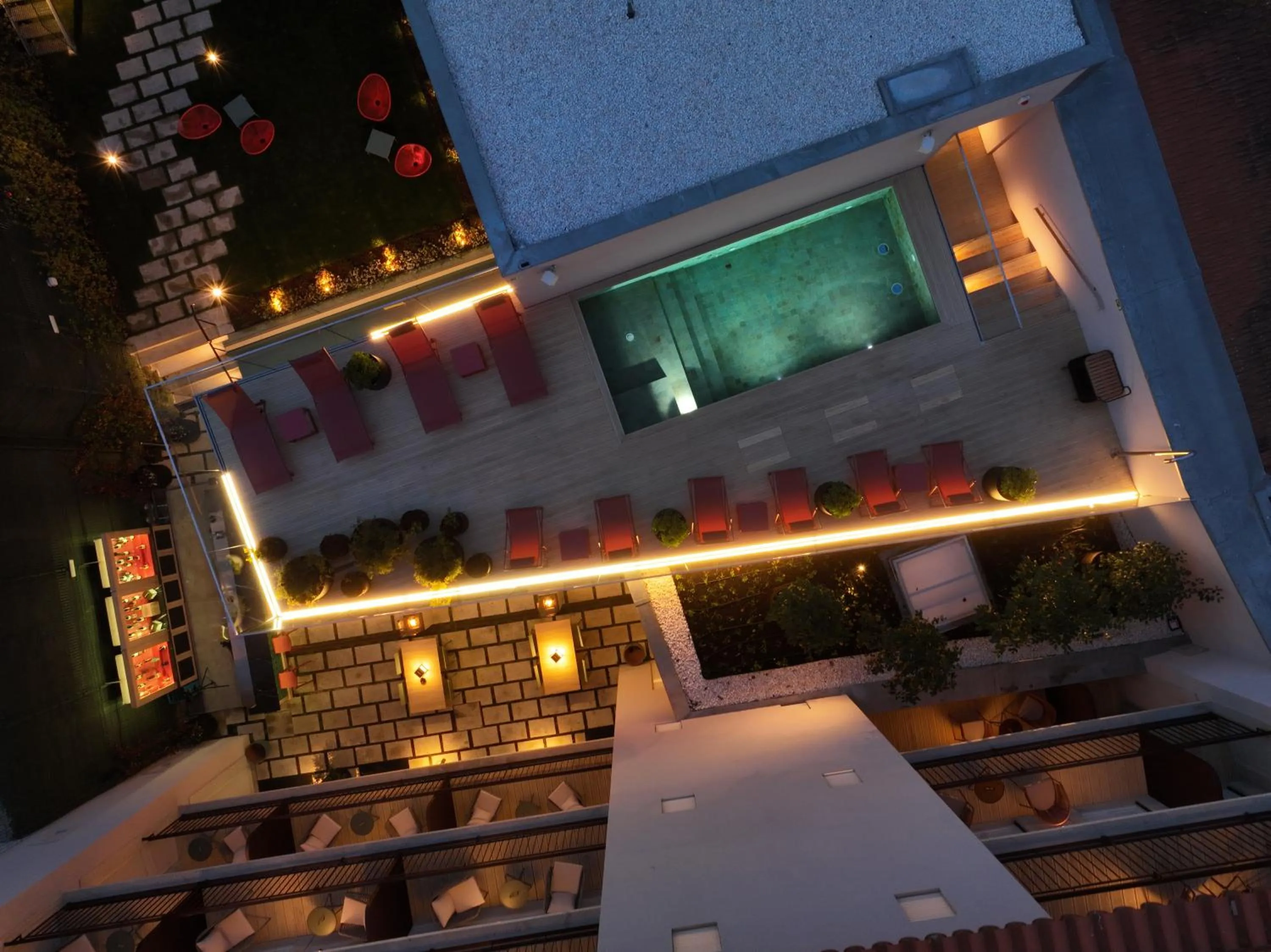 Night in Arts Hotel Porto, Tapestry Collection By Hilton