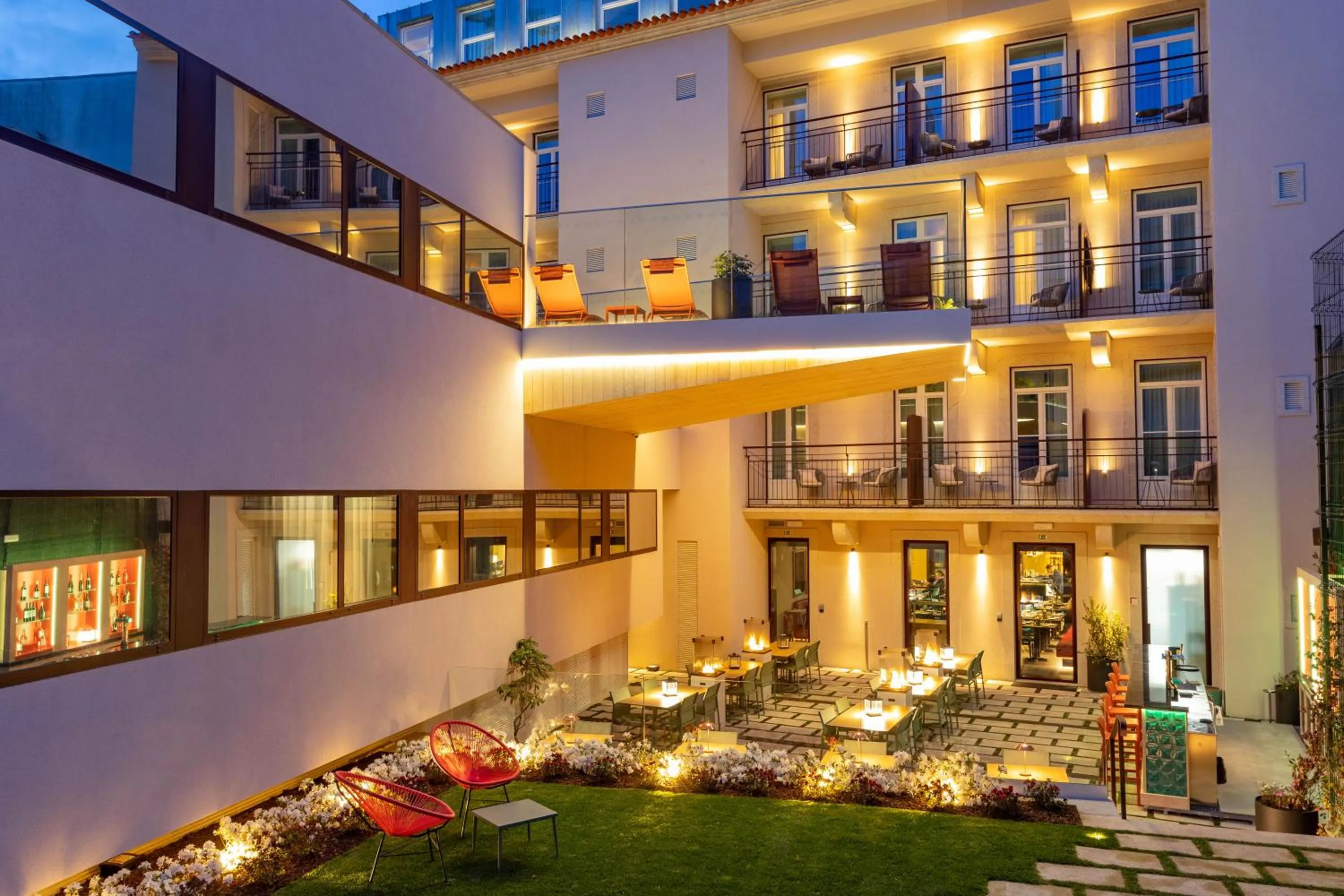 Patio in Arts Hotel Porto, Tapestry Collection By Hilton