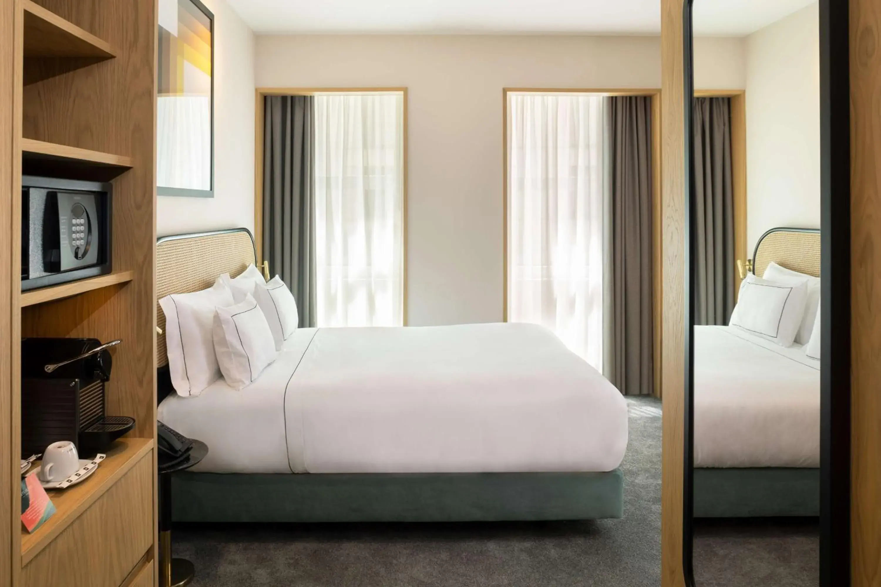 Queen Room in Arts Hotel Porto, Tapestry Collection By Hilton Queen Room in Arts Hotel Porto, Tapestry Collection By Hilton