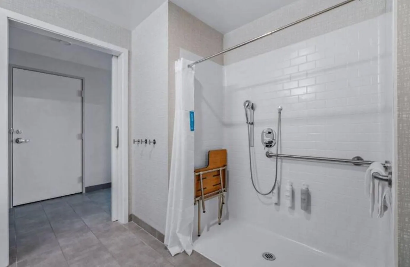 Bathroom in Hampton Inn Morro Bay