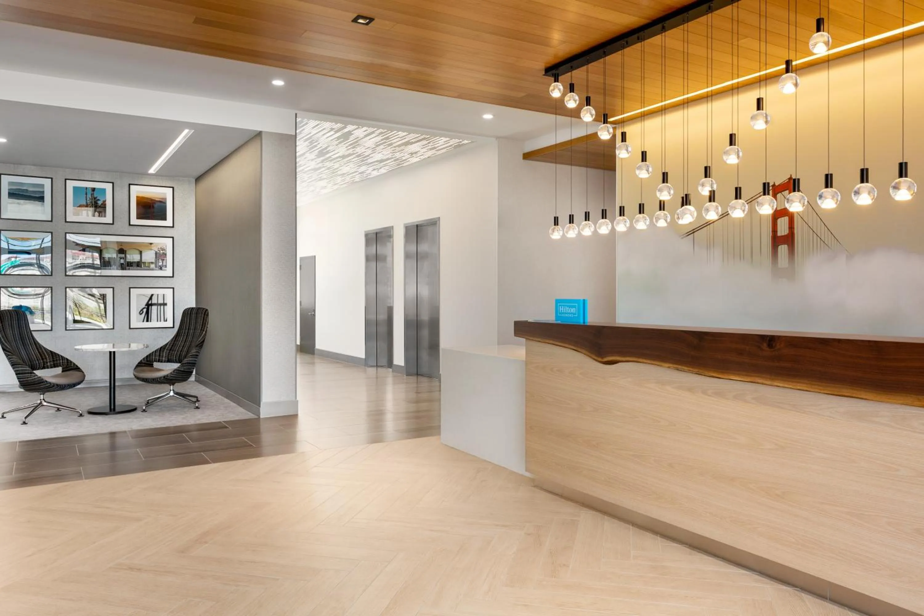 Lobby or reception in Hampton Inn & Suites San Mateo-San Francisco Airport