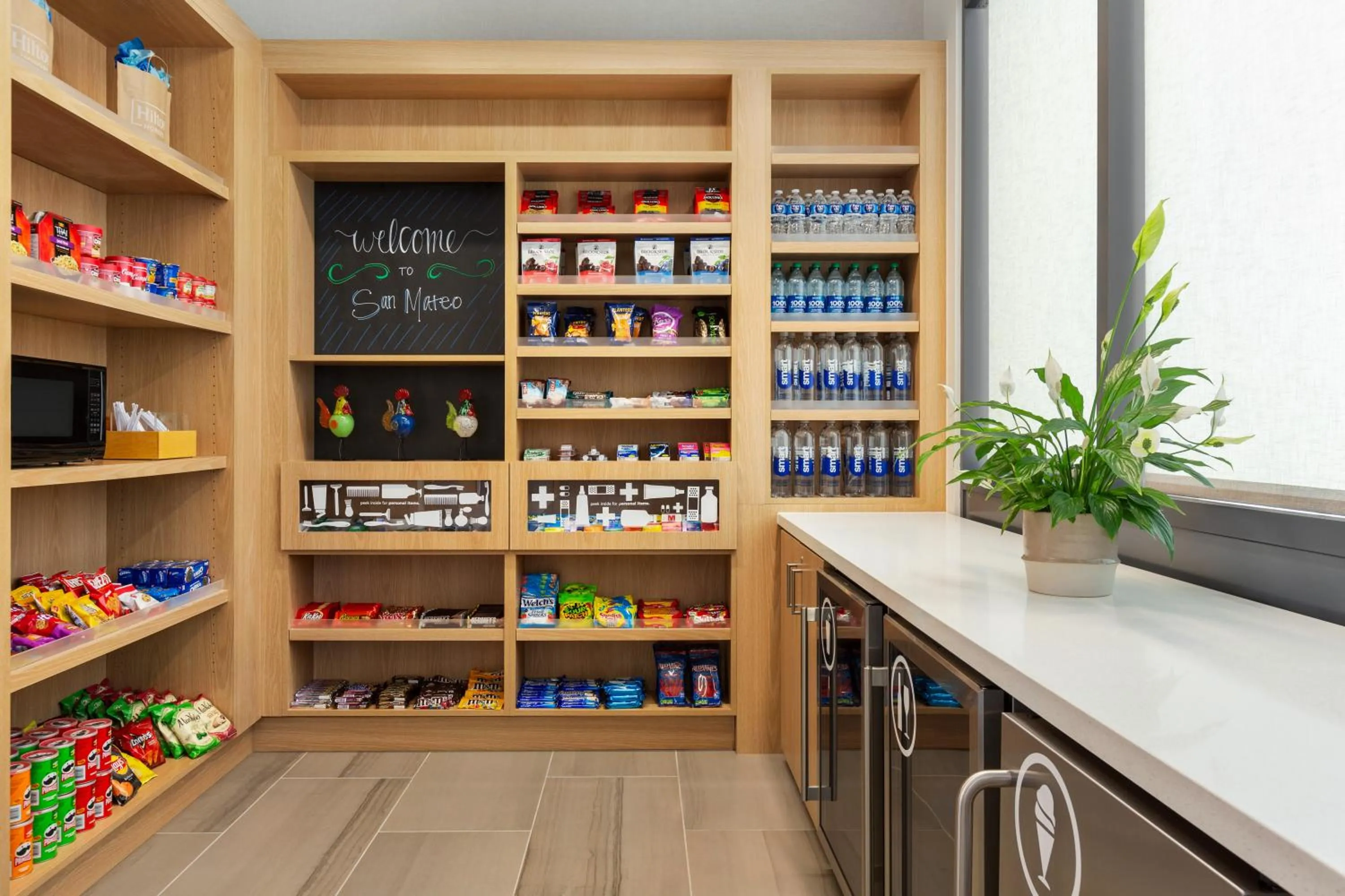 Supermarket/grocery shop in Hampton Inn & Suites San Mateo-San Francisco Airport