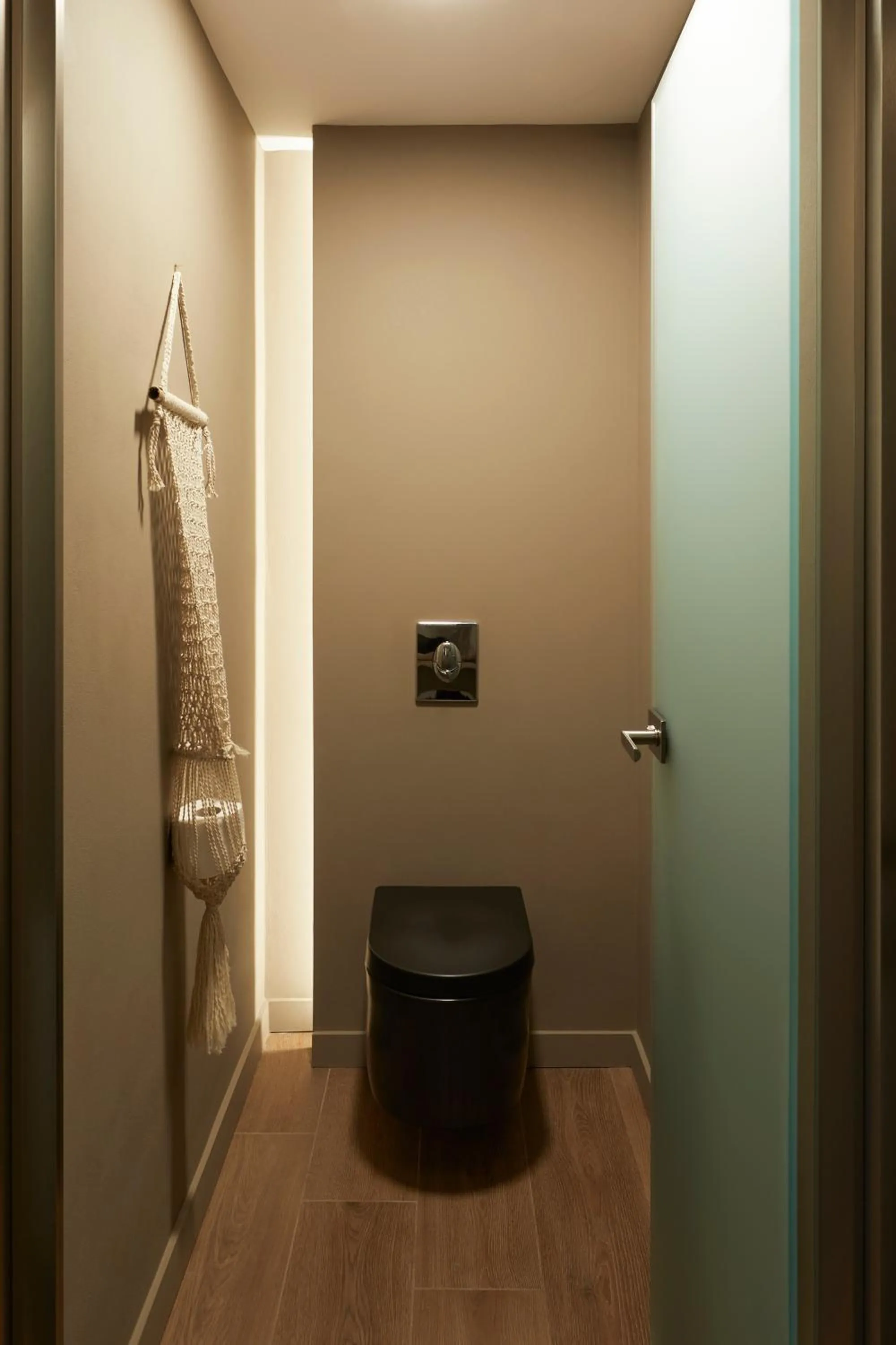 Toilet in Poesia Suites