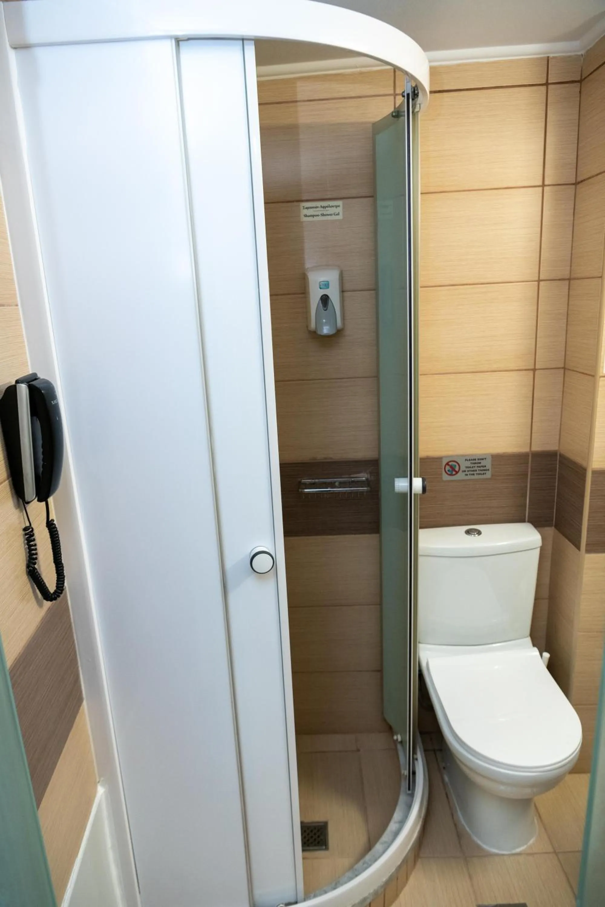 Shower in Kronos Hotel