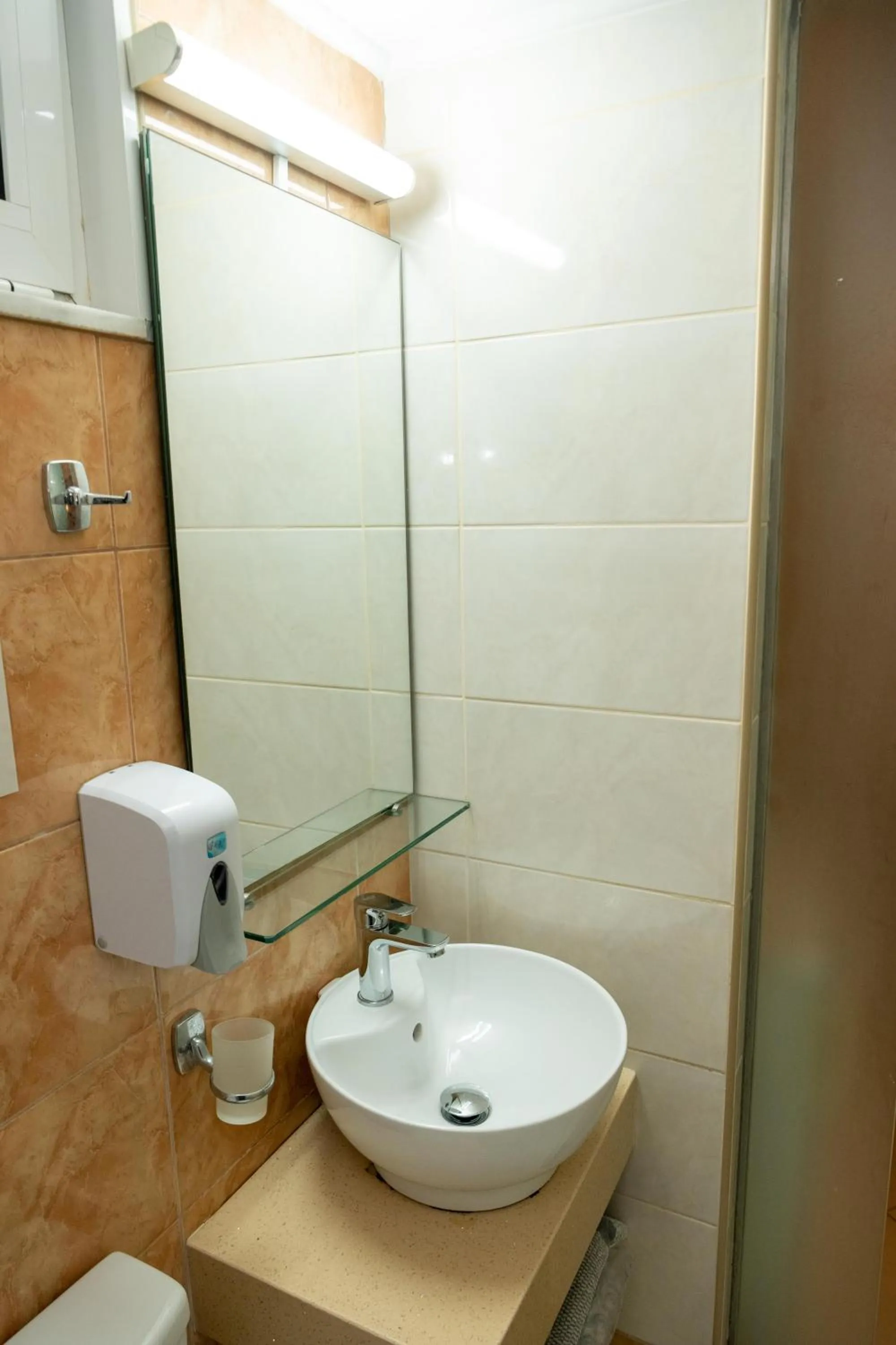 Bathroom in Kronos Hotel