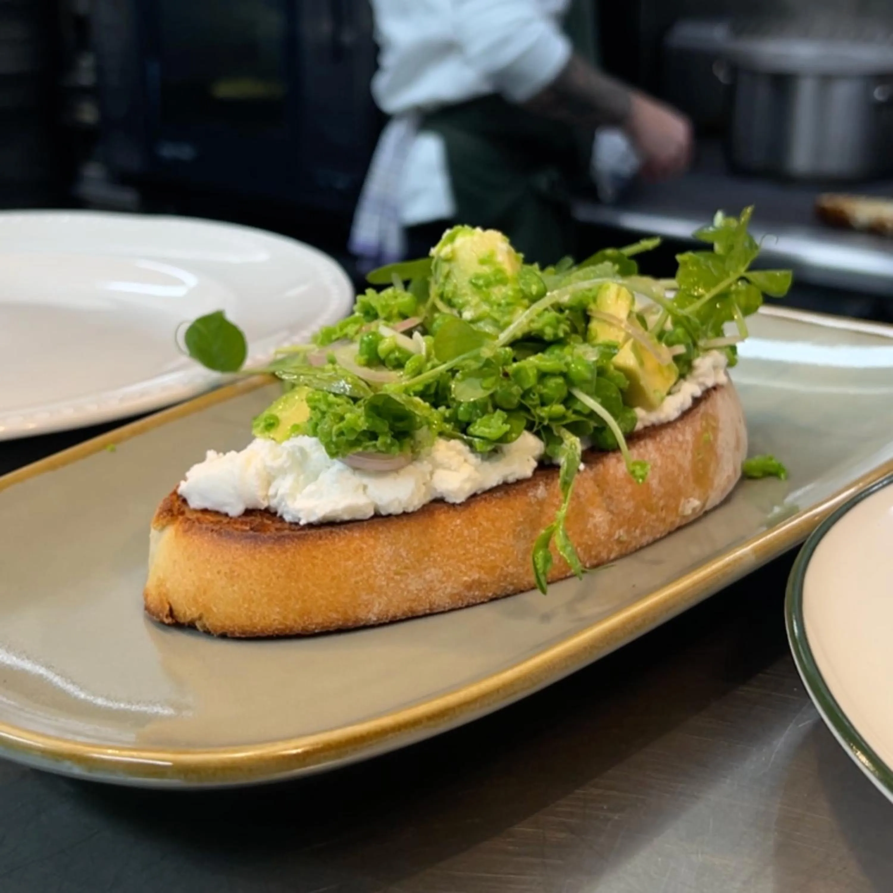 Economy Twin Room in Alpine Hotel, Eat Drink Sleep