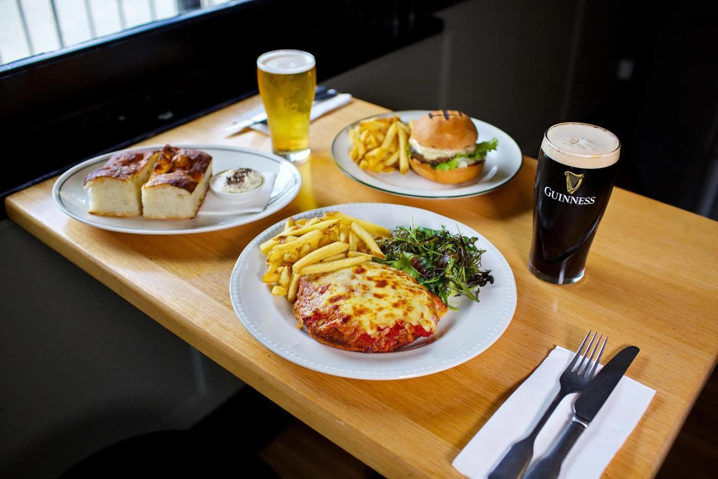 Restaurant/places to eat in Alpine Hotel, Eat Drink Sleep