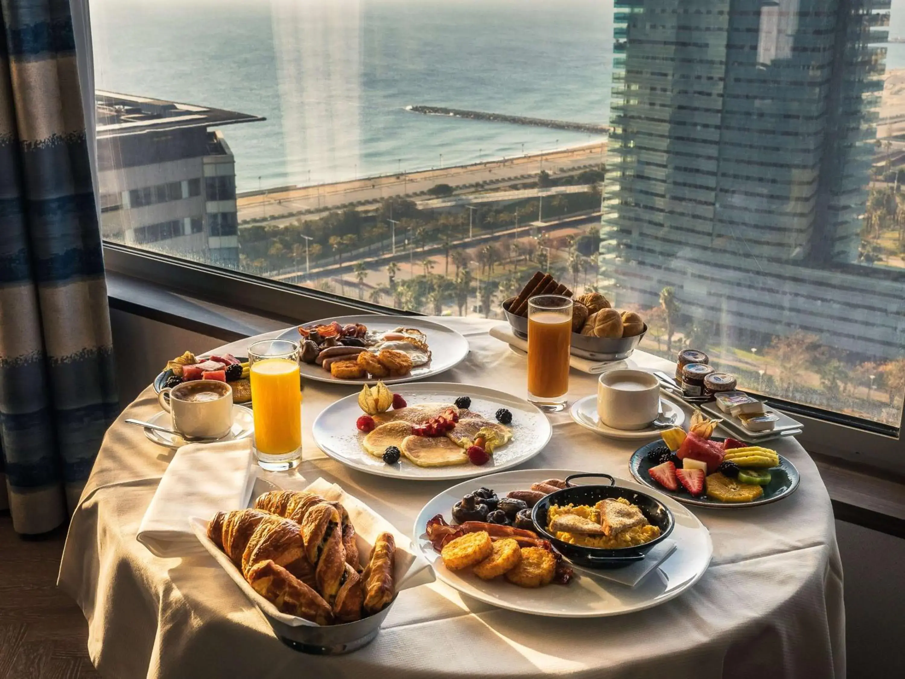 Restaurant/places to eat in Hilton Diagonal Mar Barcelona Restaurant/places to eat in Hilton Diagonal Mar Barcelona