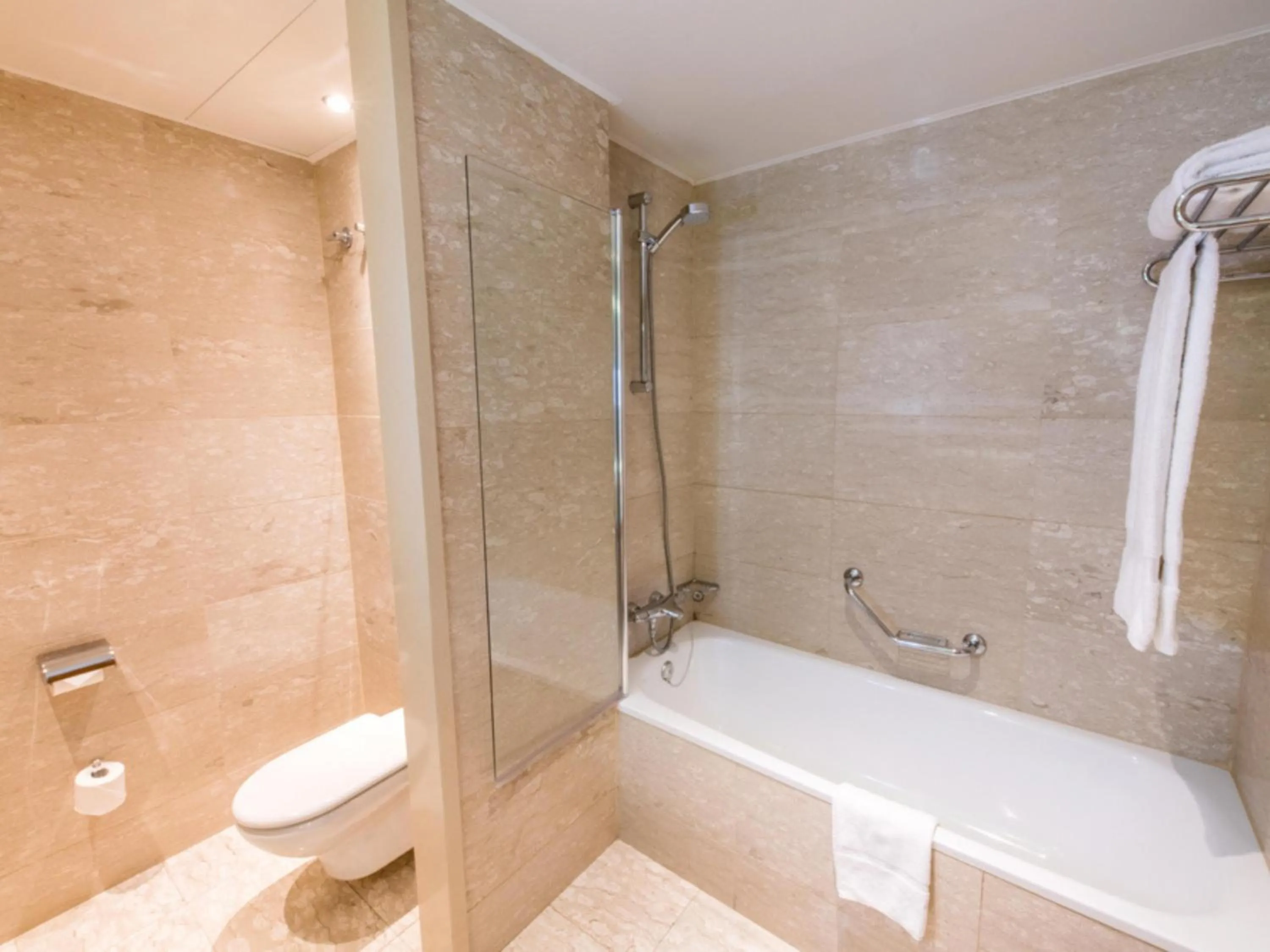 Bathroom in Hilton Diagonal Mar Barcelona