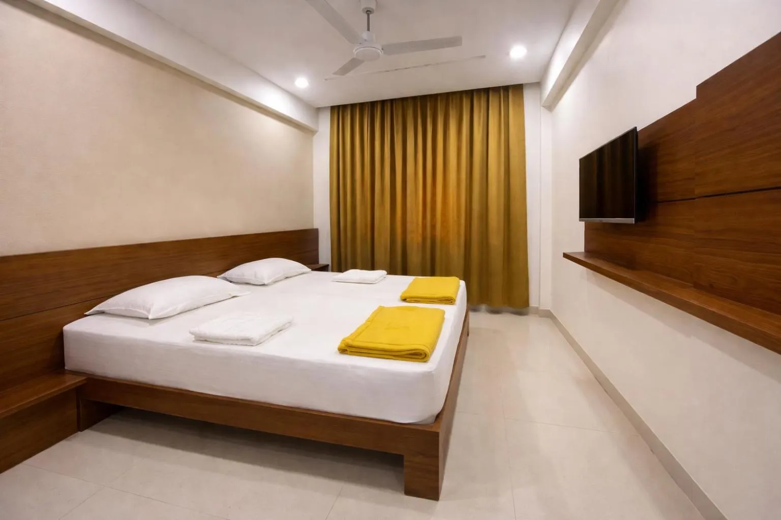 Bed in StayGuru Hari Om Residency