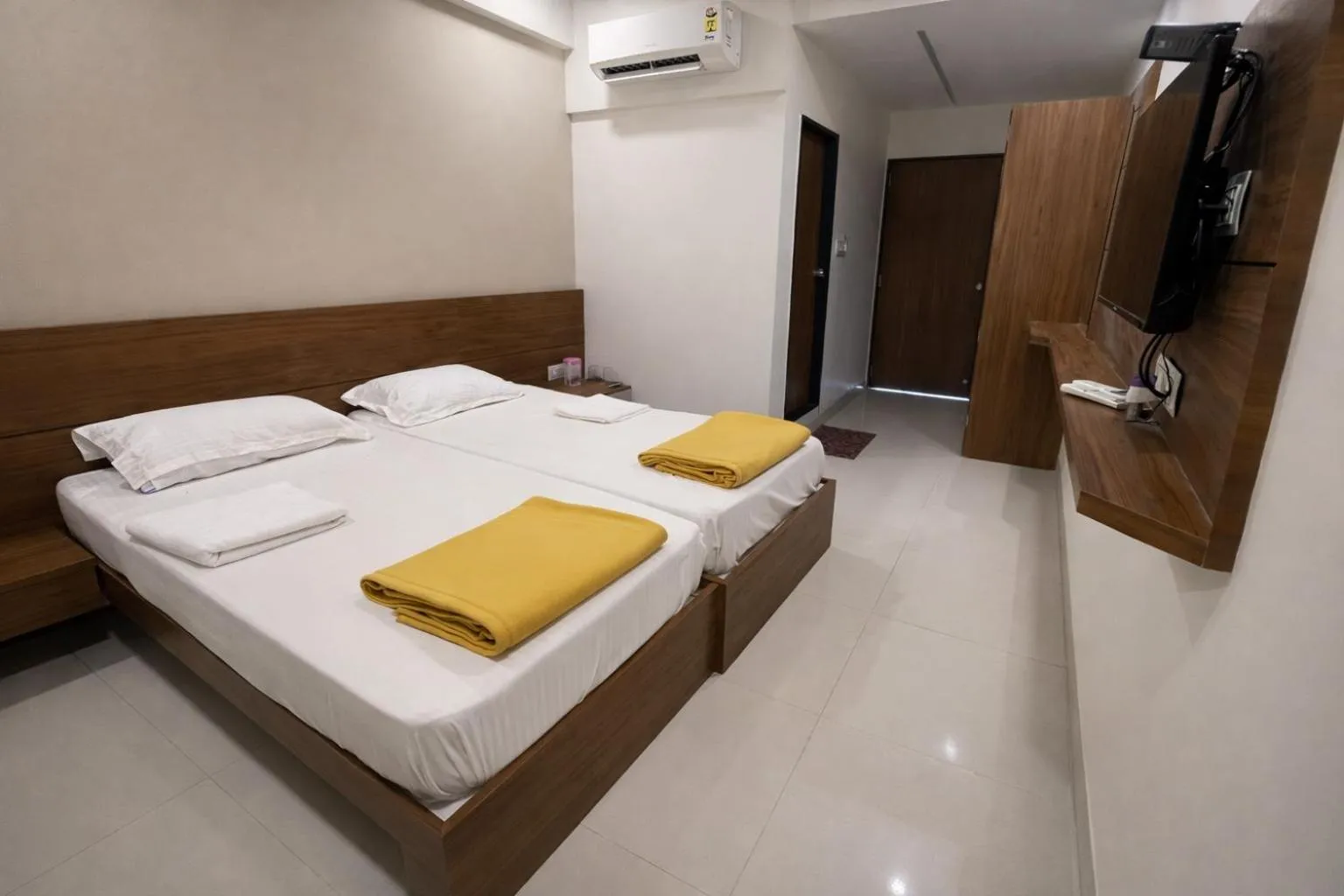 Bed in StayGuru Hari Om Residency