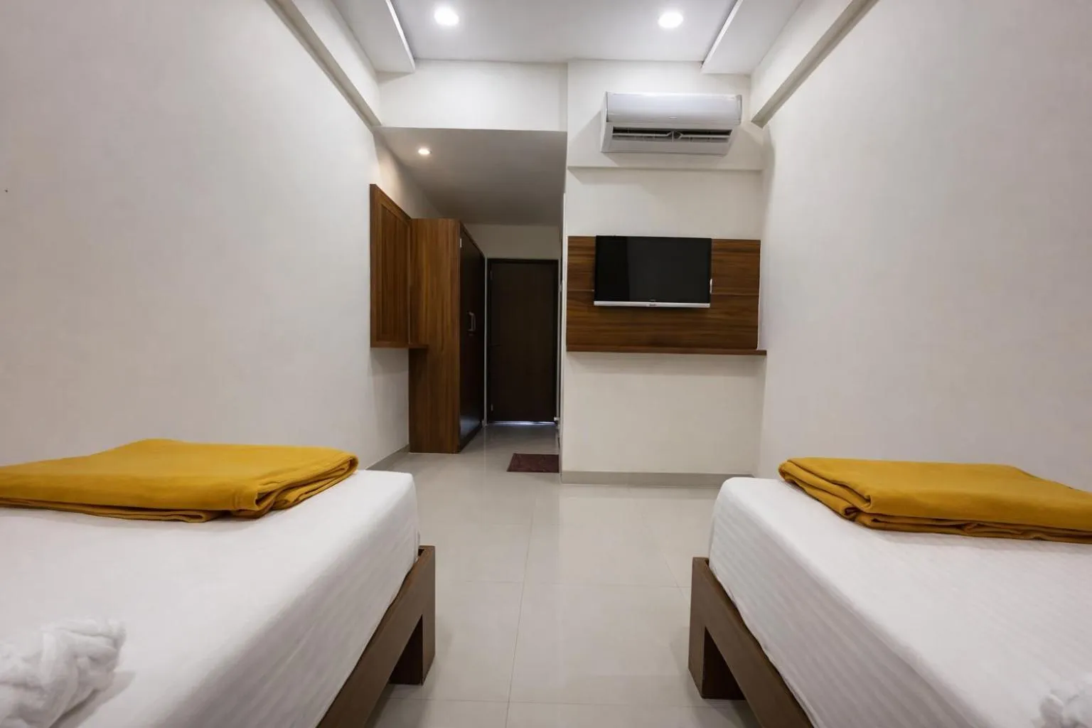 Bed in StayGuru Hari Om Residency