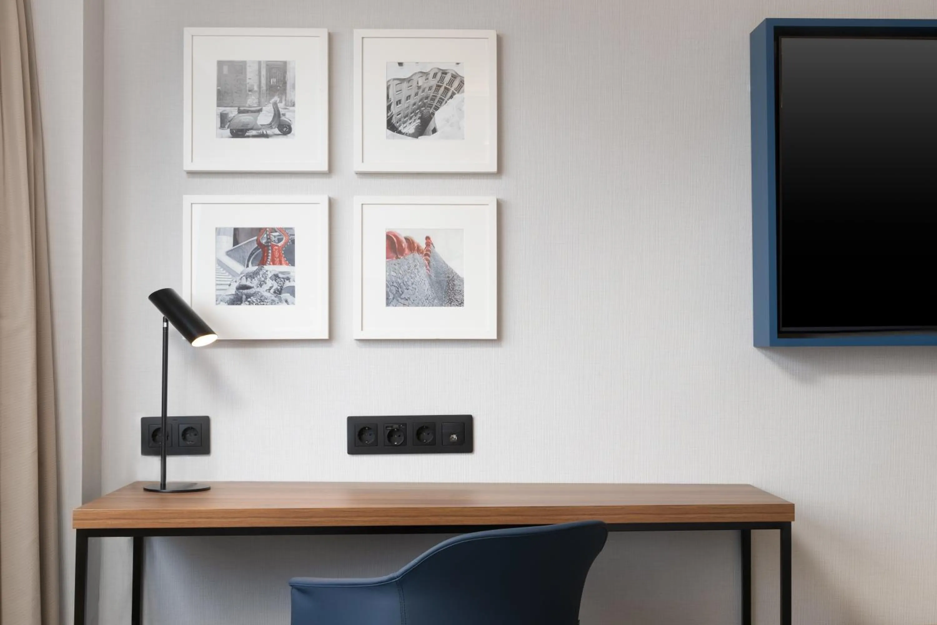 Seating area in Hilton Barcelona