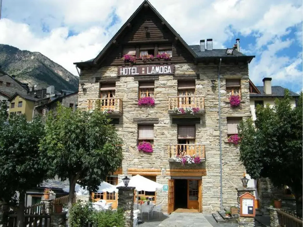 HOTEL LAMOGA HOTEL LAMOGA