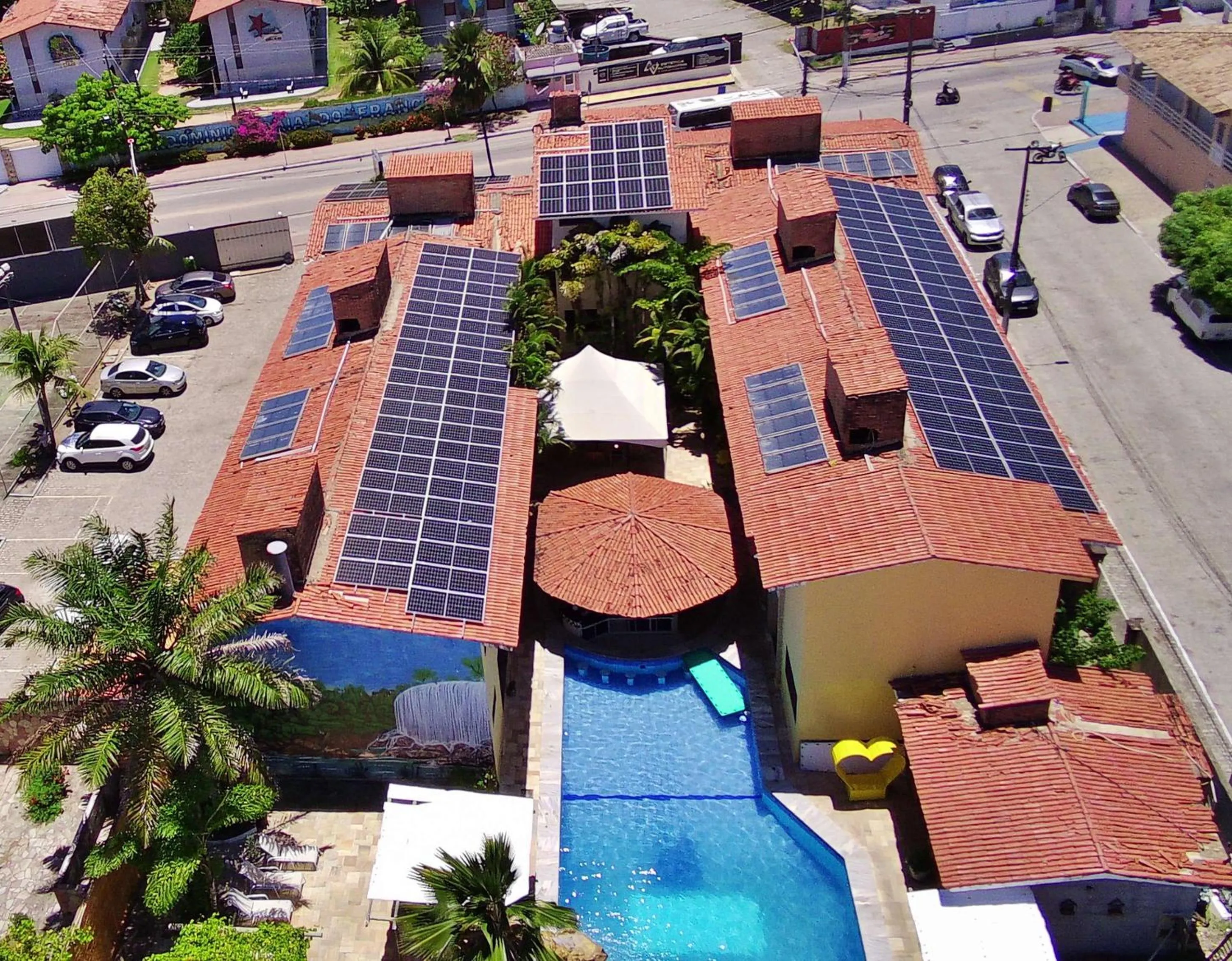 Property building in Hotel Pousada Mahon Mar