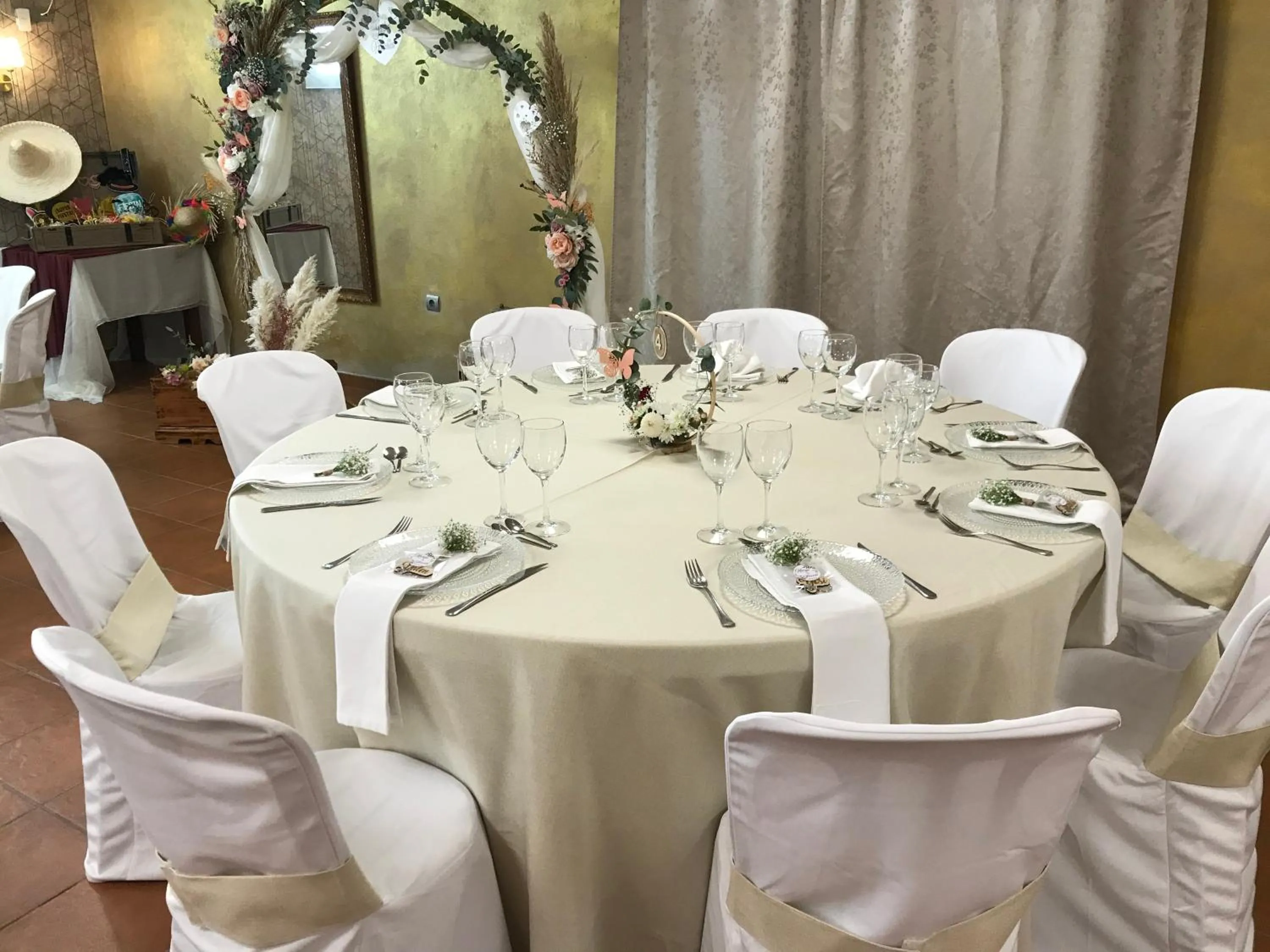 Restaurant/places to eat in Hotel Macavi Playa