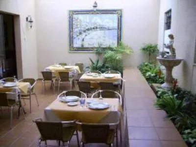 Restaurant/places to eat in Hotel Macavi Playa