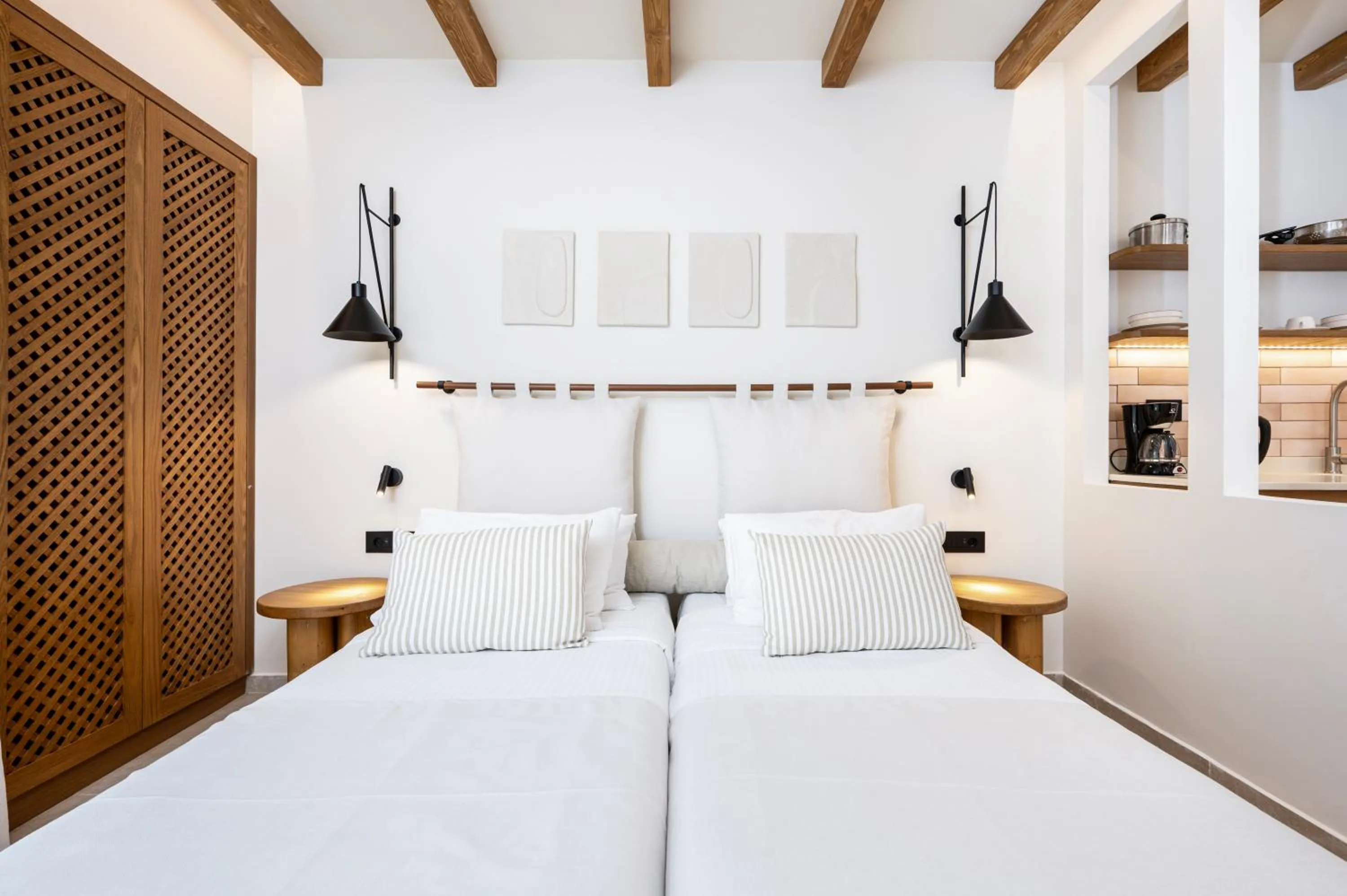 Bedroom, Bed in Aegean Houses