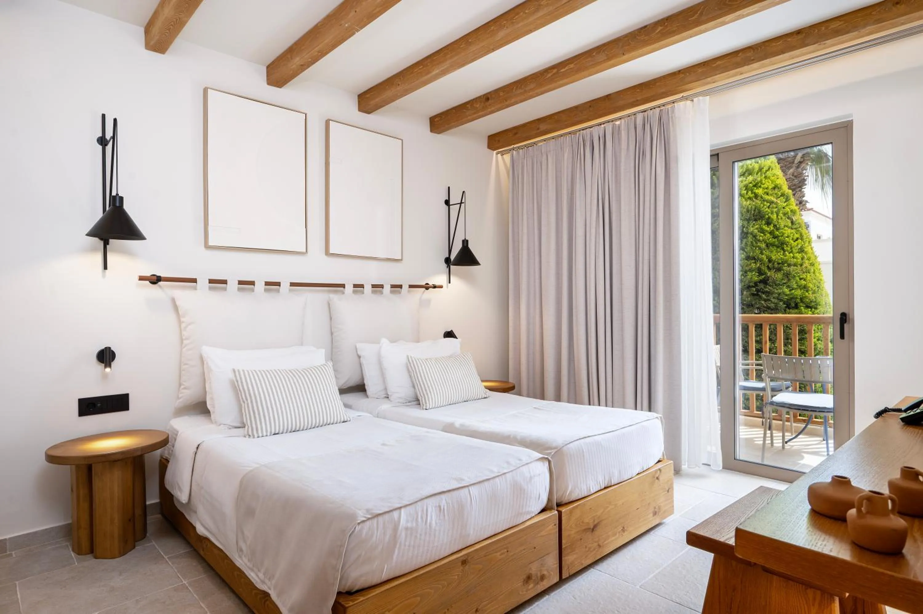 Bed in Aegean Houses