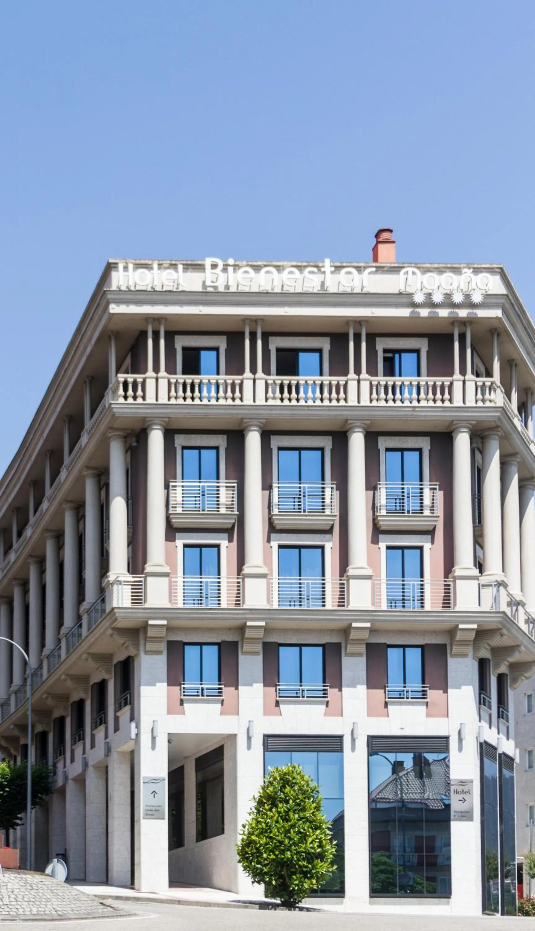 Property building in Hotel Bienestar Moaña