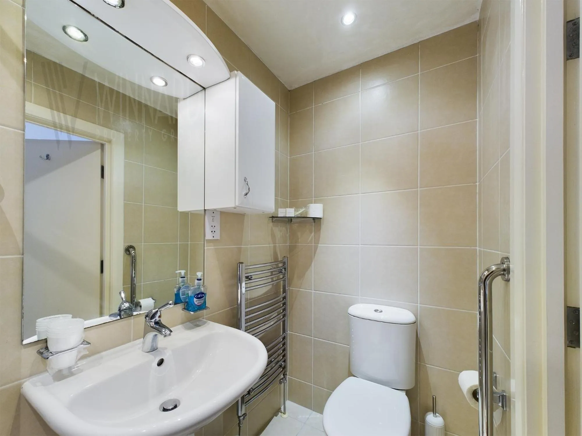 Bathroom in Sandbanks Suite