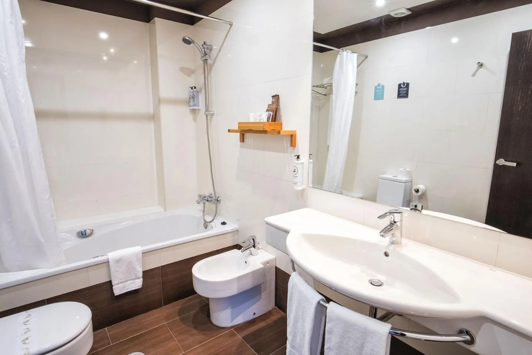 Bathroom in Hotel Alda Carril