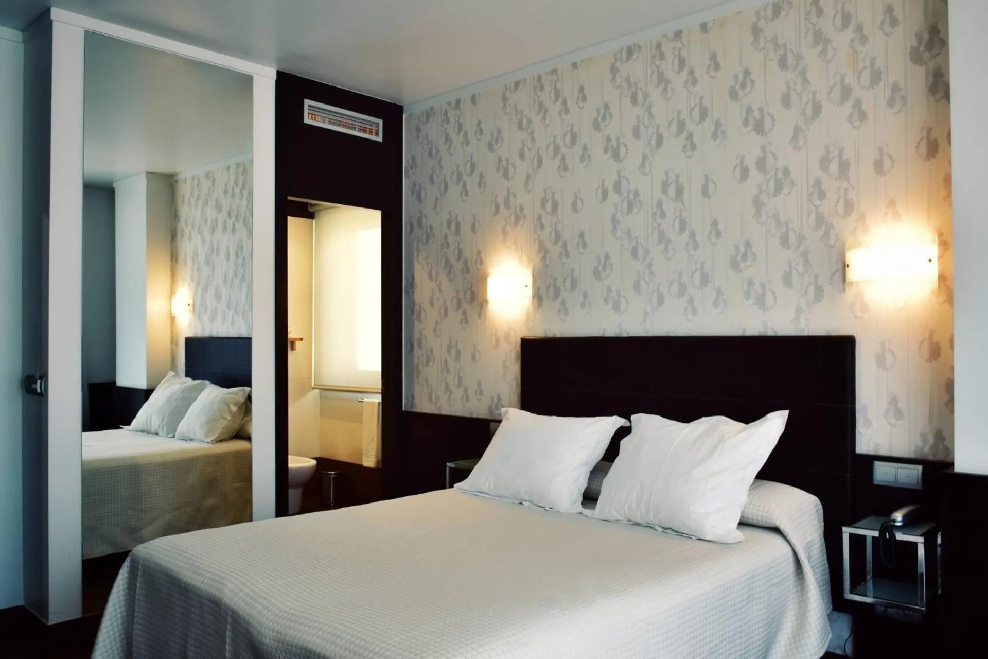 Bedroom, Bed in Hotel Alda Carril