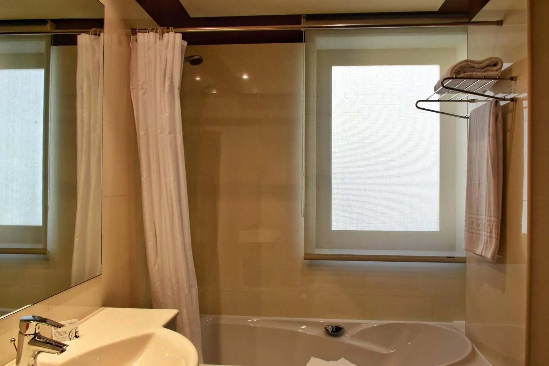 Bathroom in Hotel Alda Carril