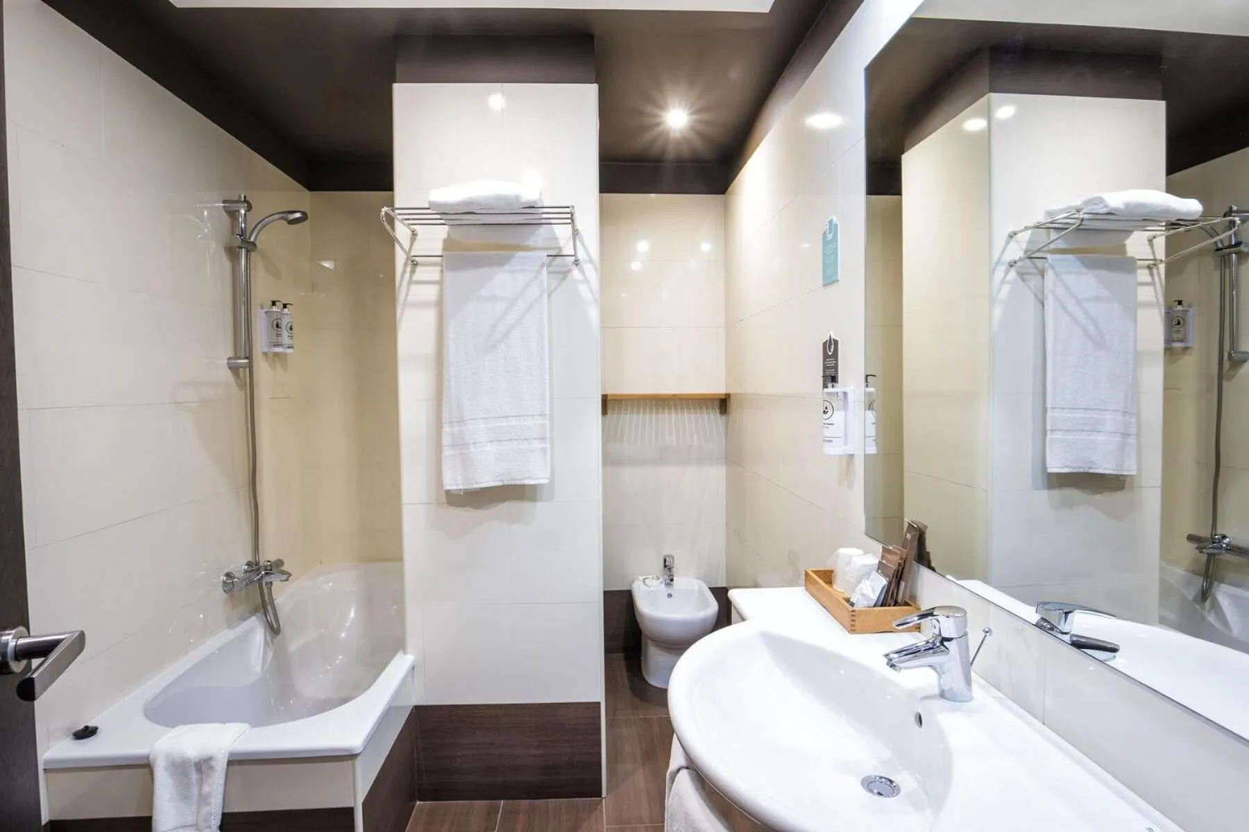 Bathroom in Hotel Alda Carril