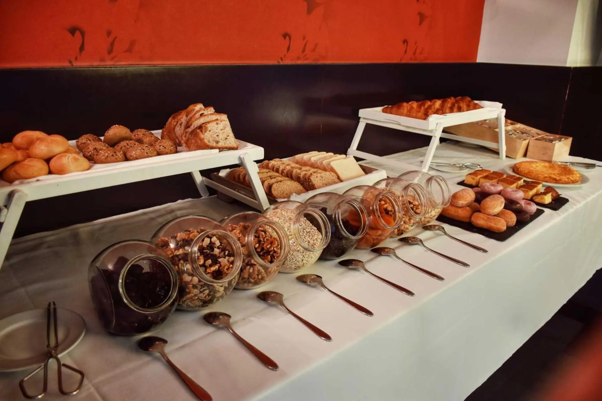 Buffet breakfast in Hotel Alda Carril