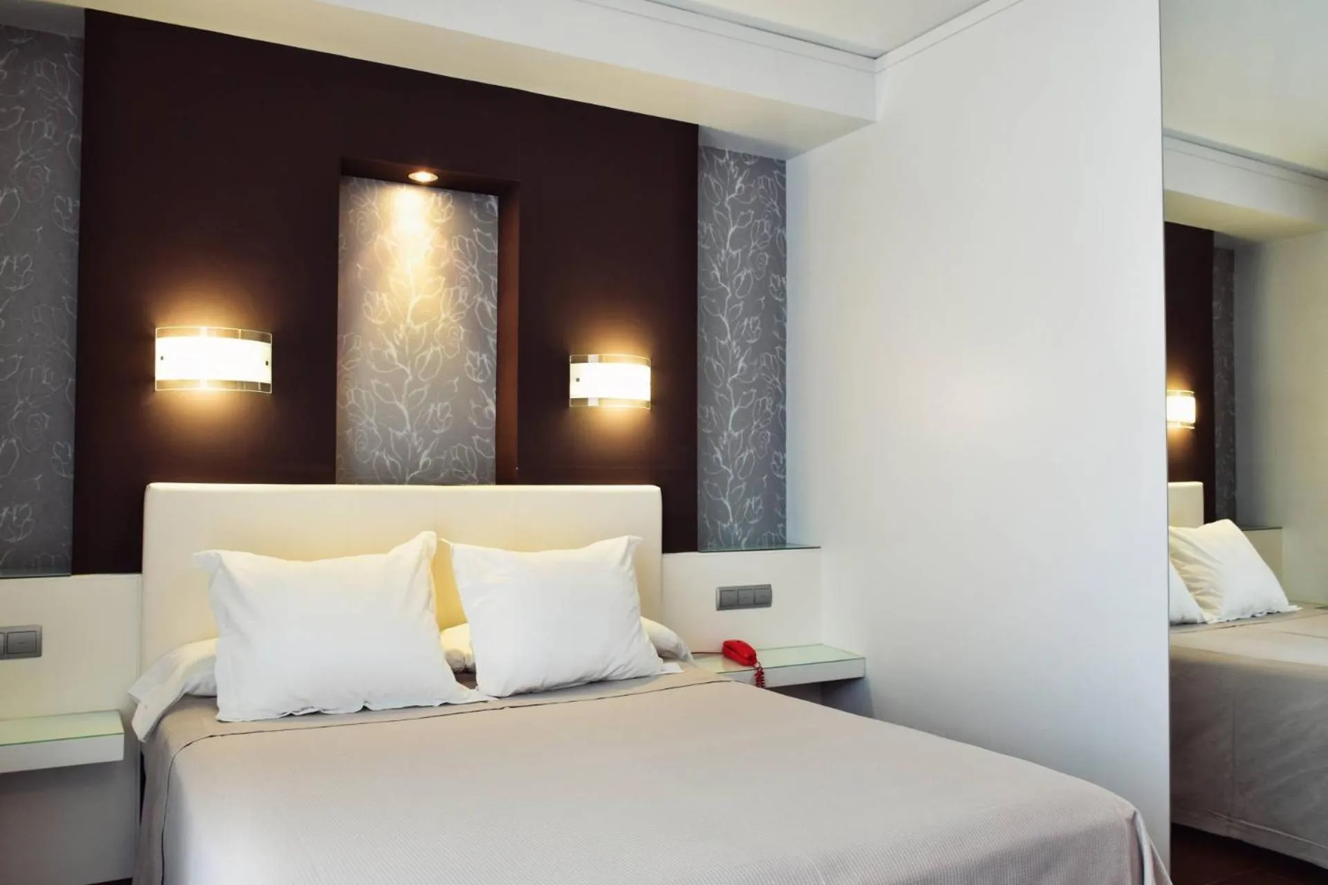 Bedroom, Bed in Hotel Alda Carril