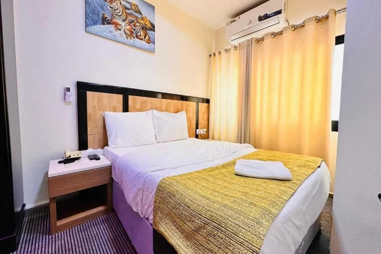 Bedroom, Bed in Sharjah Plaza Hotel