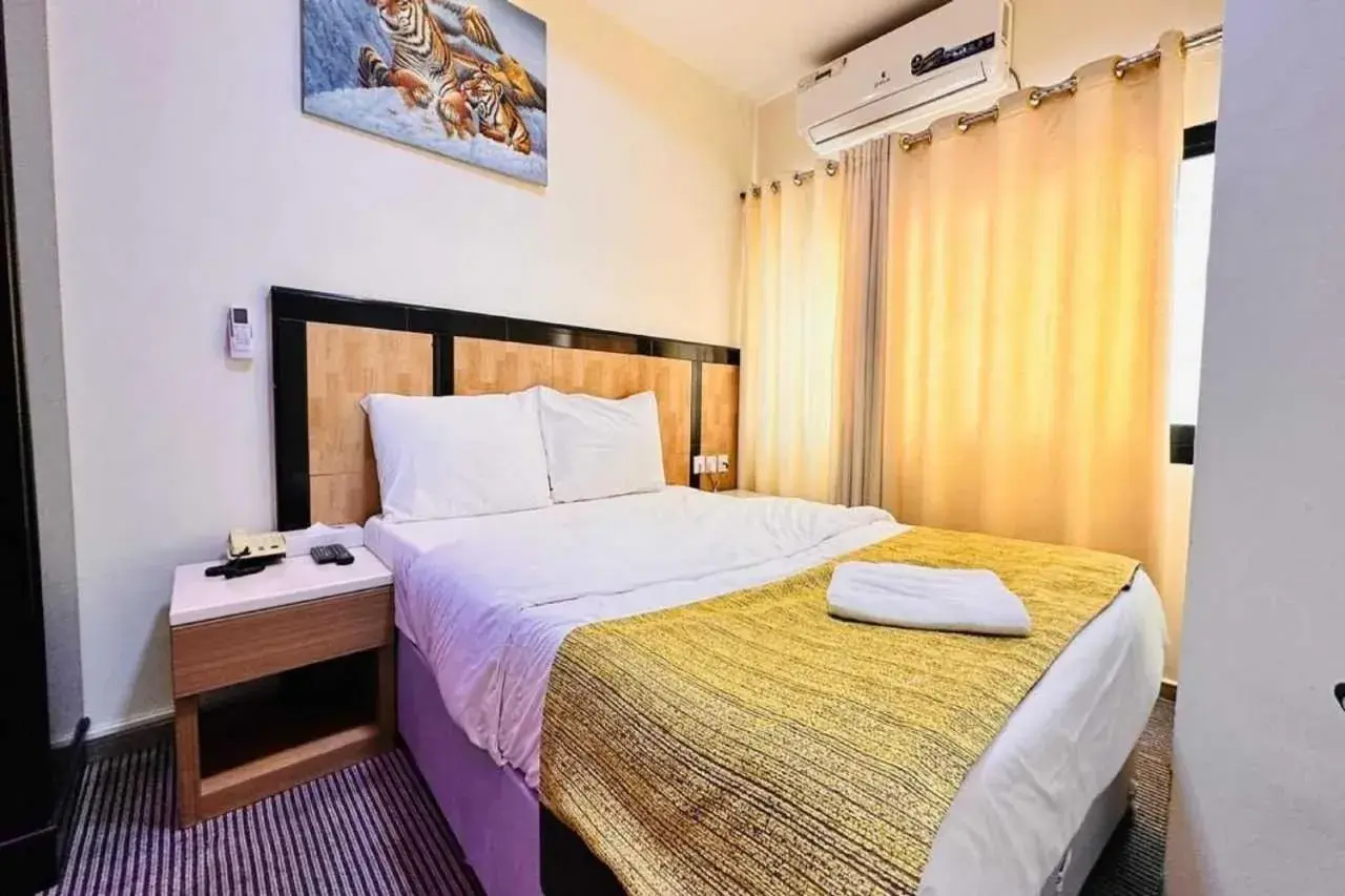 Bedroom in Sharjah Plaza Hotel Bedroom in Sharjah Plaza Hotel