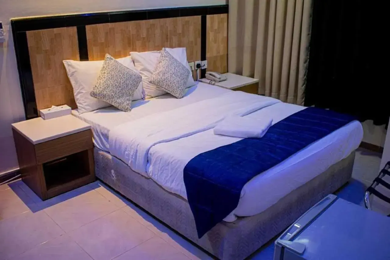 Bedroom in Sharjah Plaza Hotel Bedroom in Sharjah Plaza Hotel